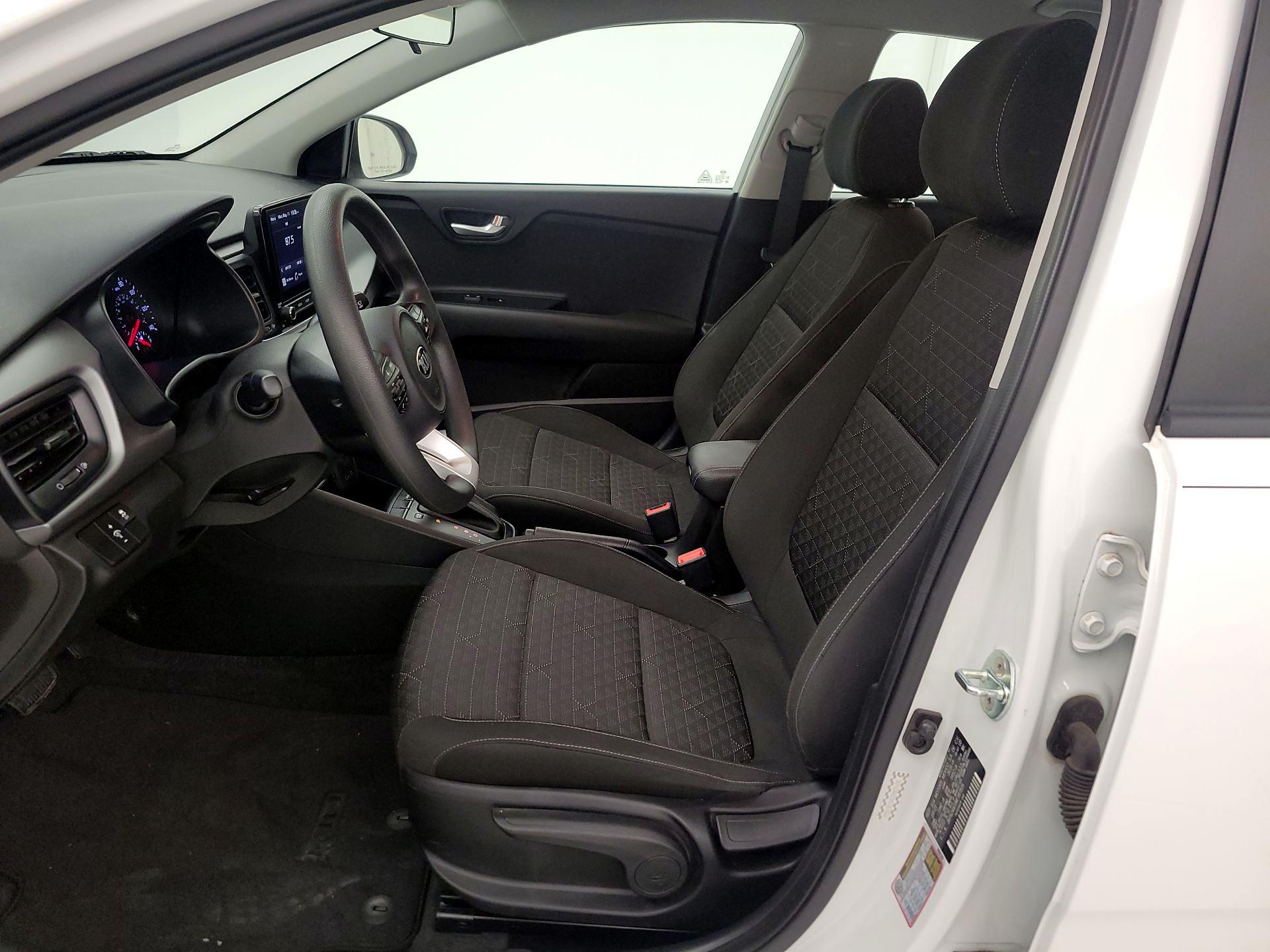 Thumbnail: 2021 Kia Rio - 11