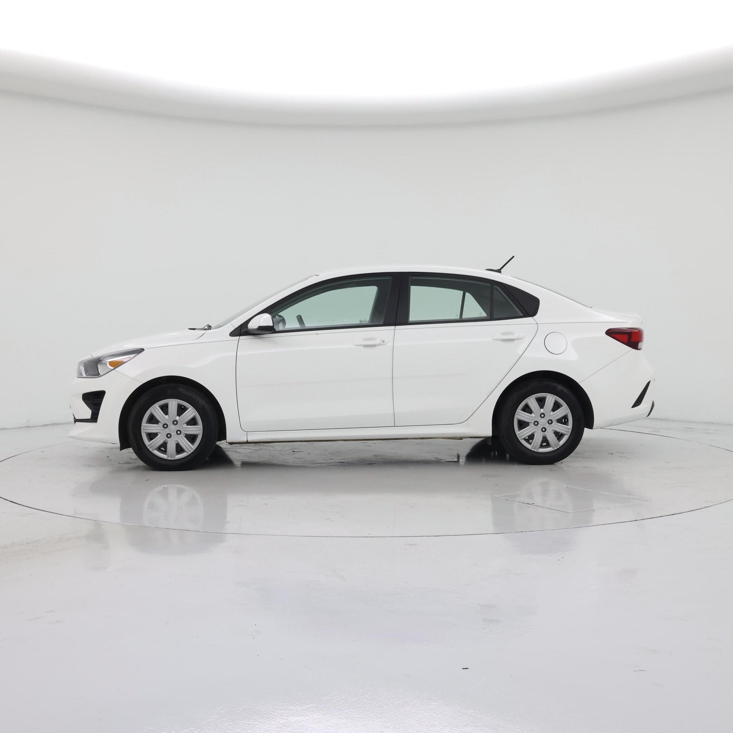 Thumbnail: 2021 Kia Rio - 3