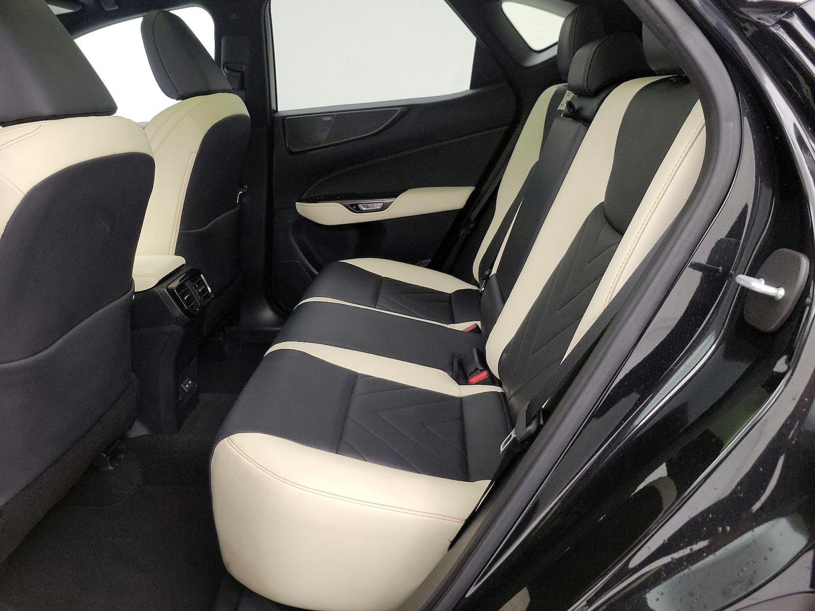2022 Lexus NX 350 - Photo 22
