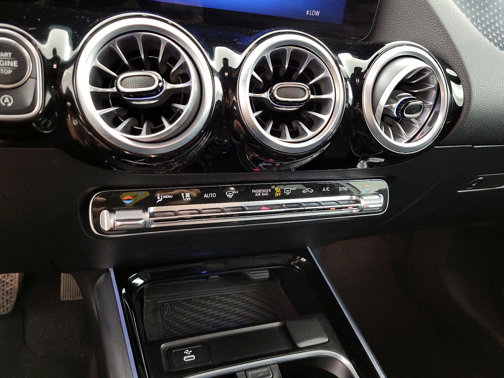 Thumbnail: 2025 Mercedes-Benz GLA - 16