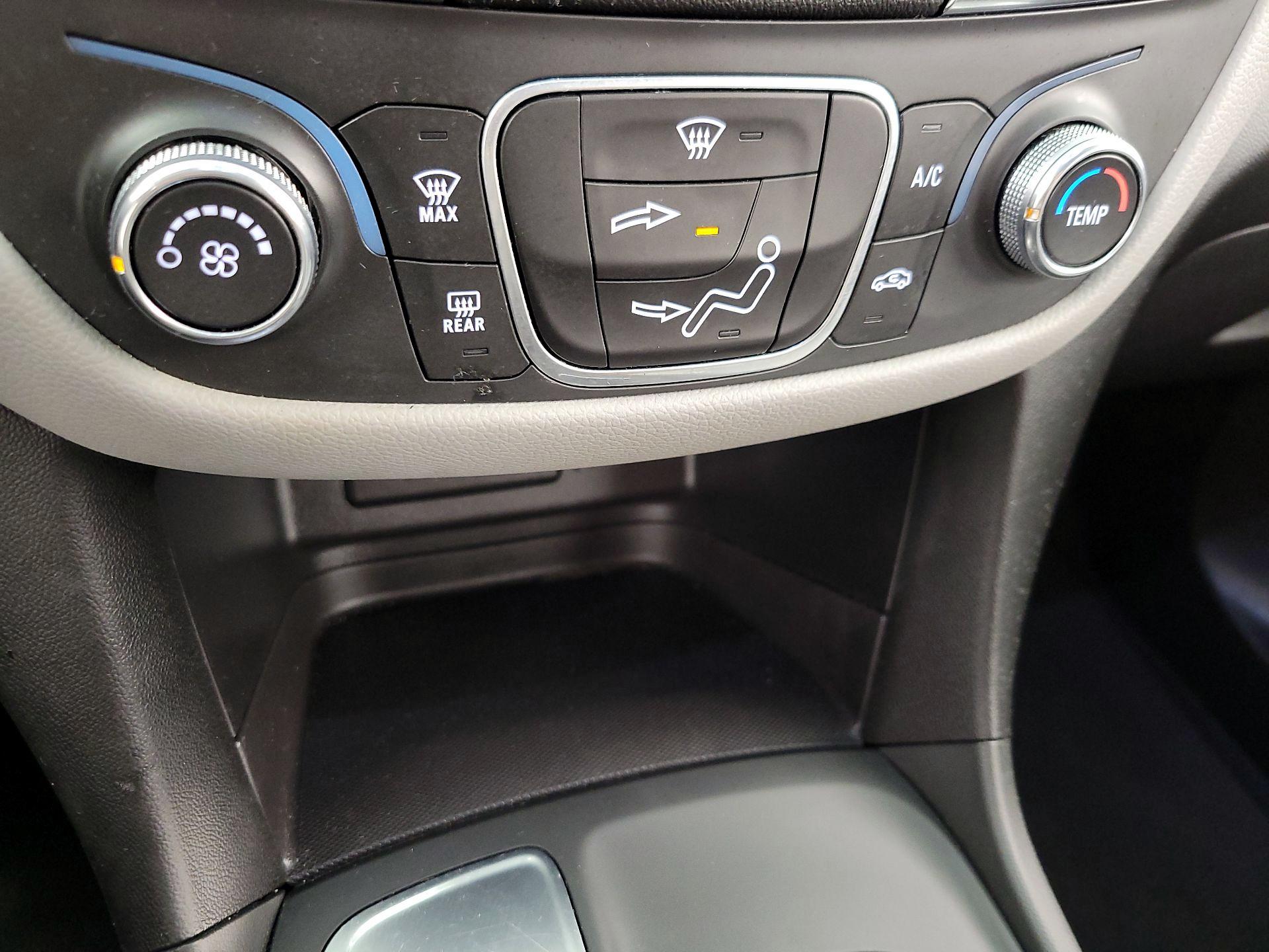 Thumbnail: 2022 Chevrolet Equinox - 16