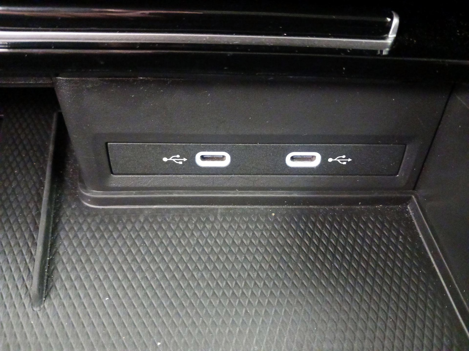 2025 Volkswagen Atlas SE w/Tech - Photo 19