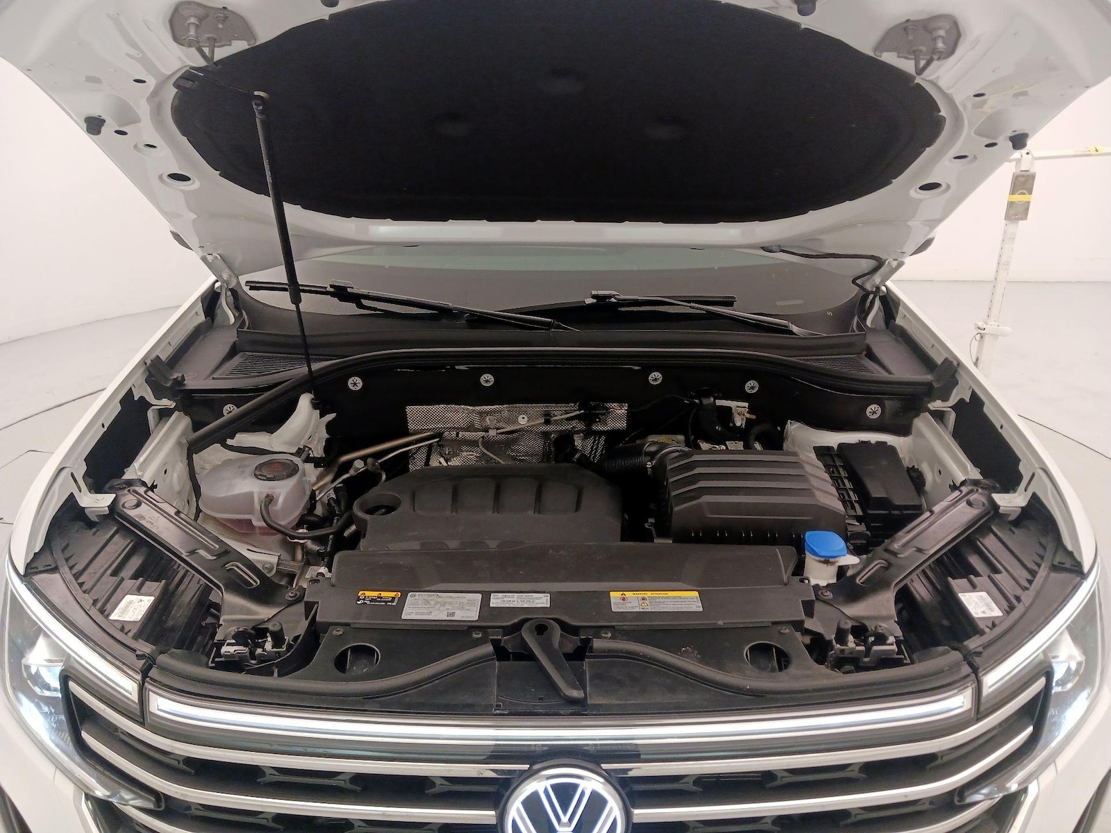 2025 Volkswagen Atlas SE w/Tech - Photo 25