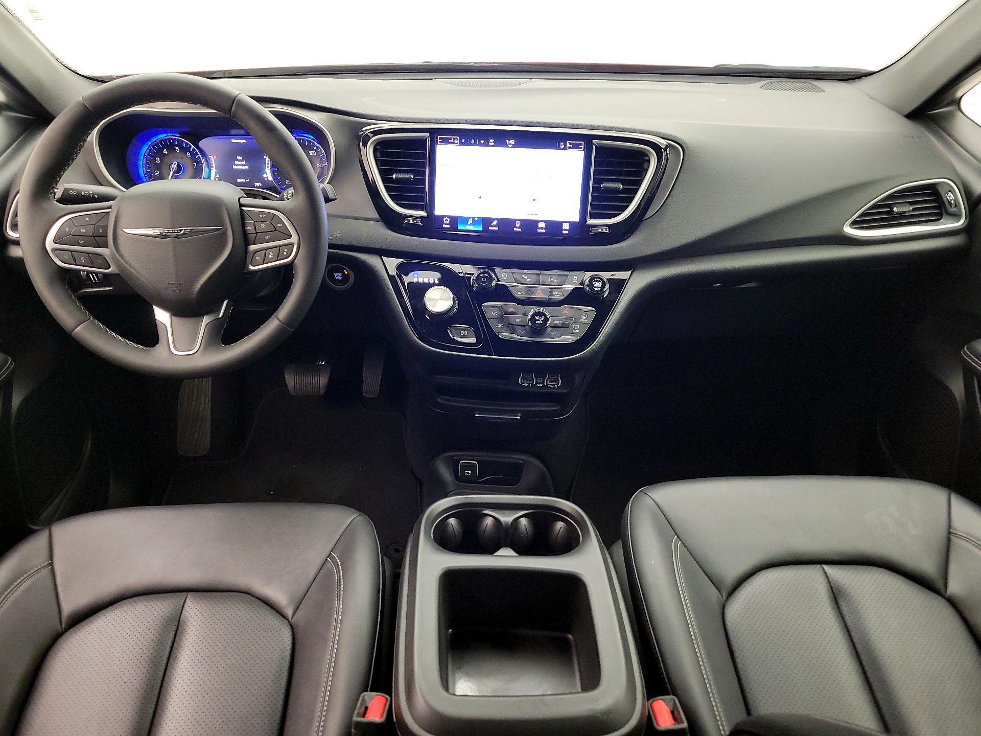 Thumbnail: 2025 Chrysler Pacifica - 9