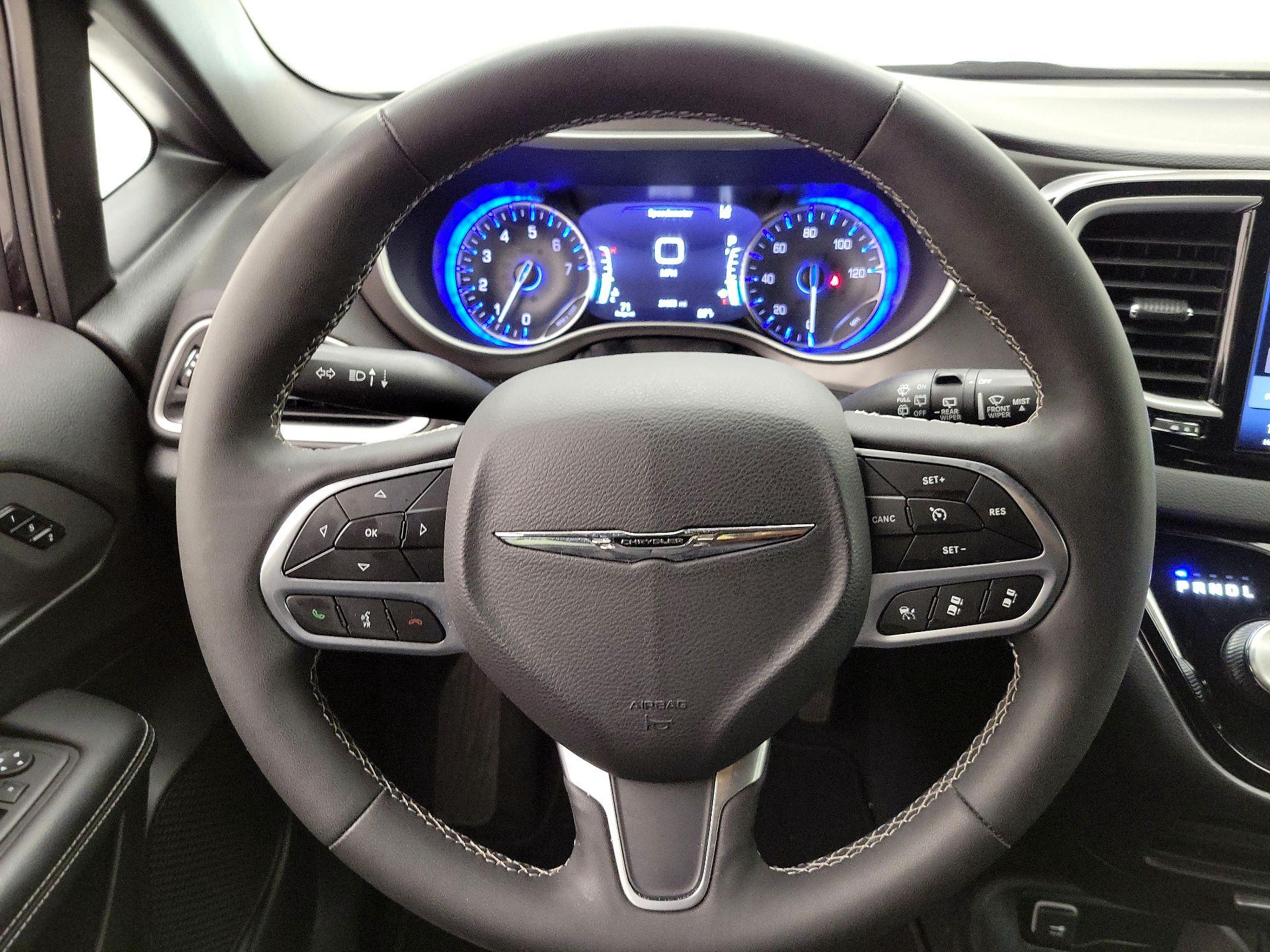 Thumbnail: 2025 Chrysler Pacifica - 10