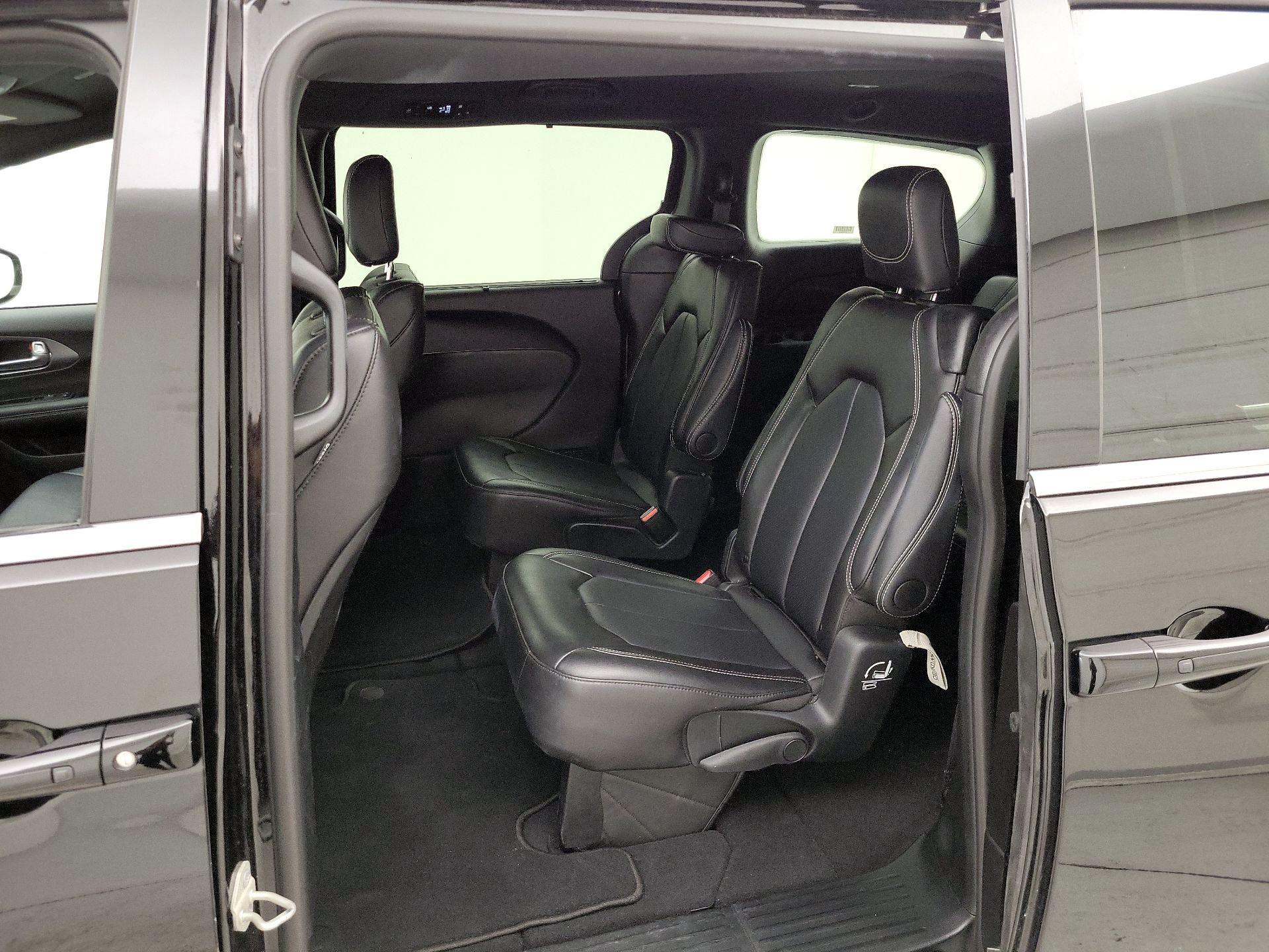 Thumbnail: 2025 Chrysler Pacifica - 19