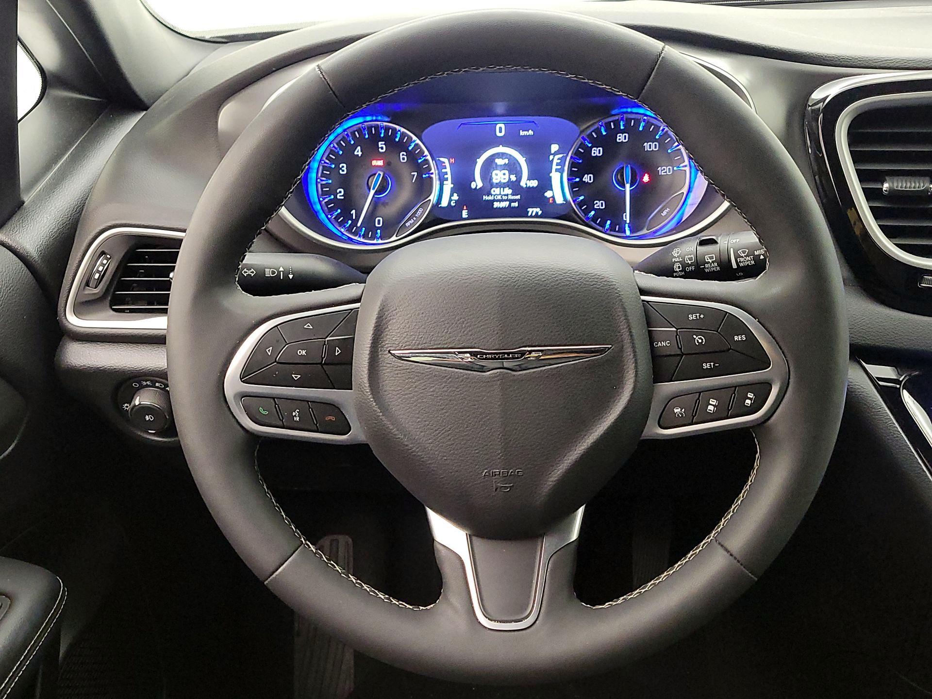 Thumbnail: 2025 Chrysler Pacifica - 10
