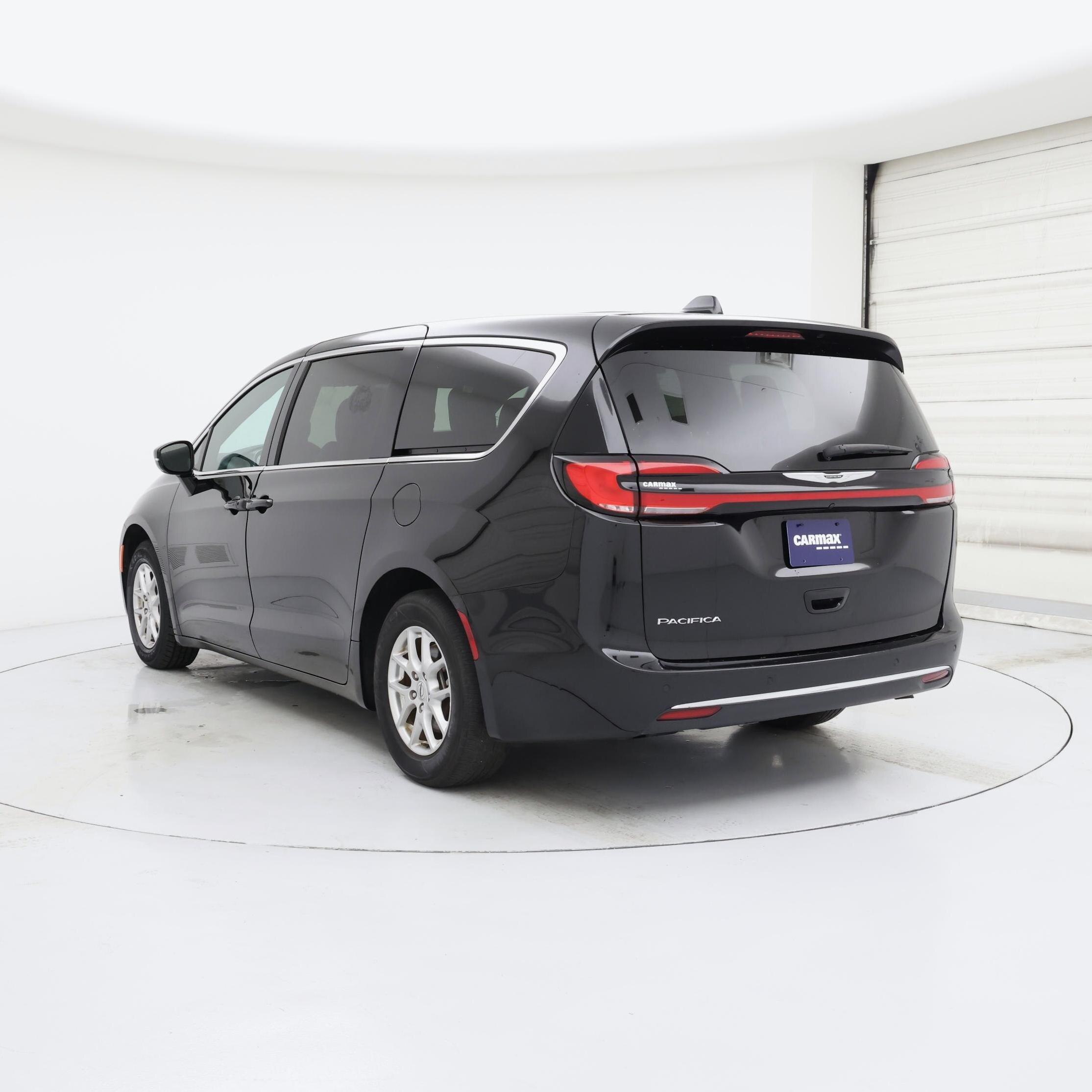 Thumbnail: 2025 Chrysler Pacifica - 2