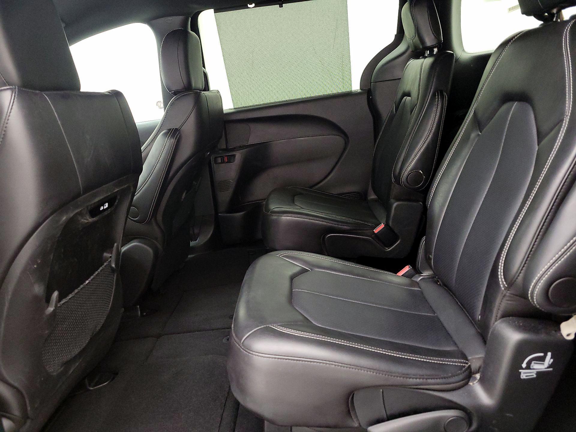 Thumbnail: 2025 Chrysler Pacifica - 19