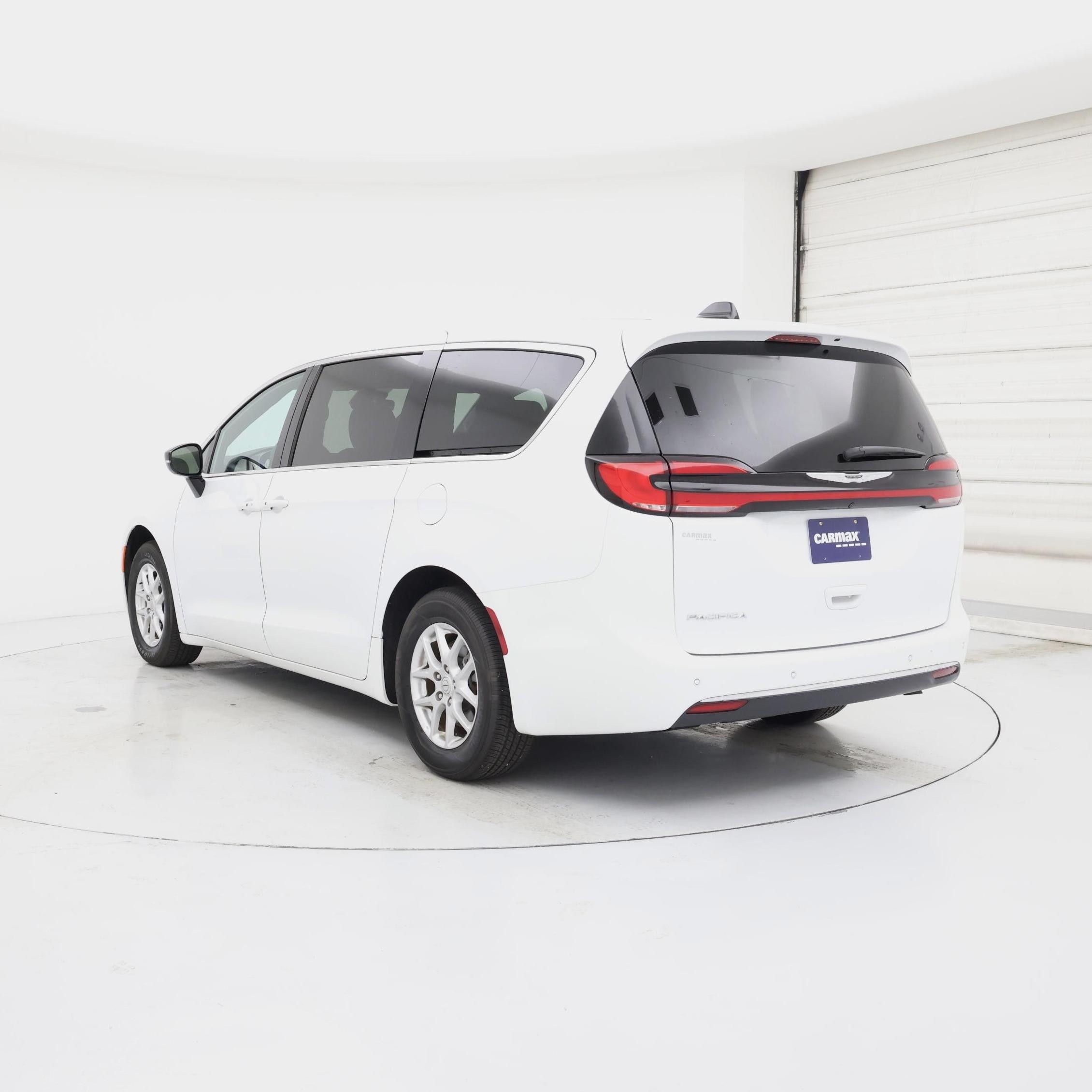 Thumbnail: 2025 Chrysler Pacifica - 2