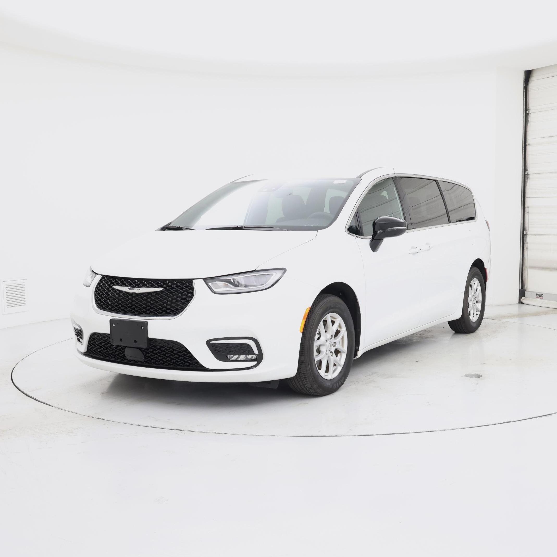 Thumbnail: 2025 Chrysler Pacifica - 4