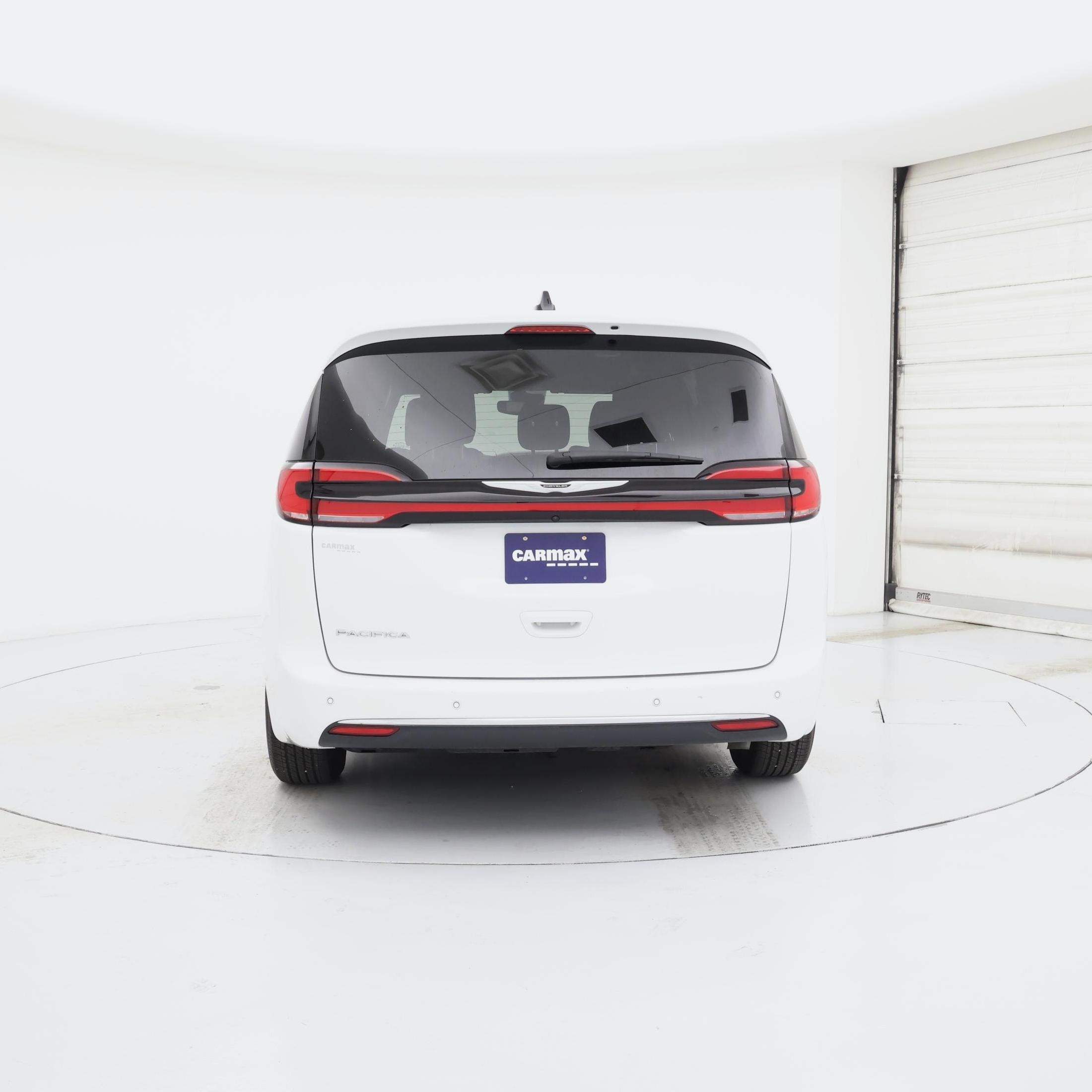 Thumbnail: 2025 Chrysler Pacifica - 6