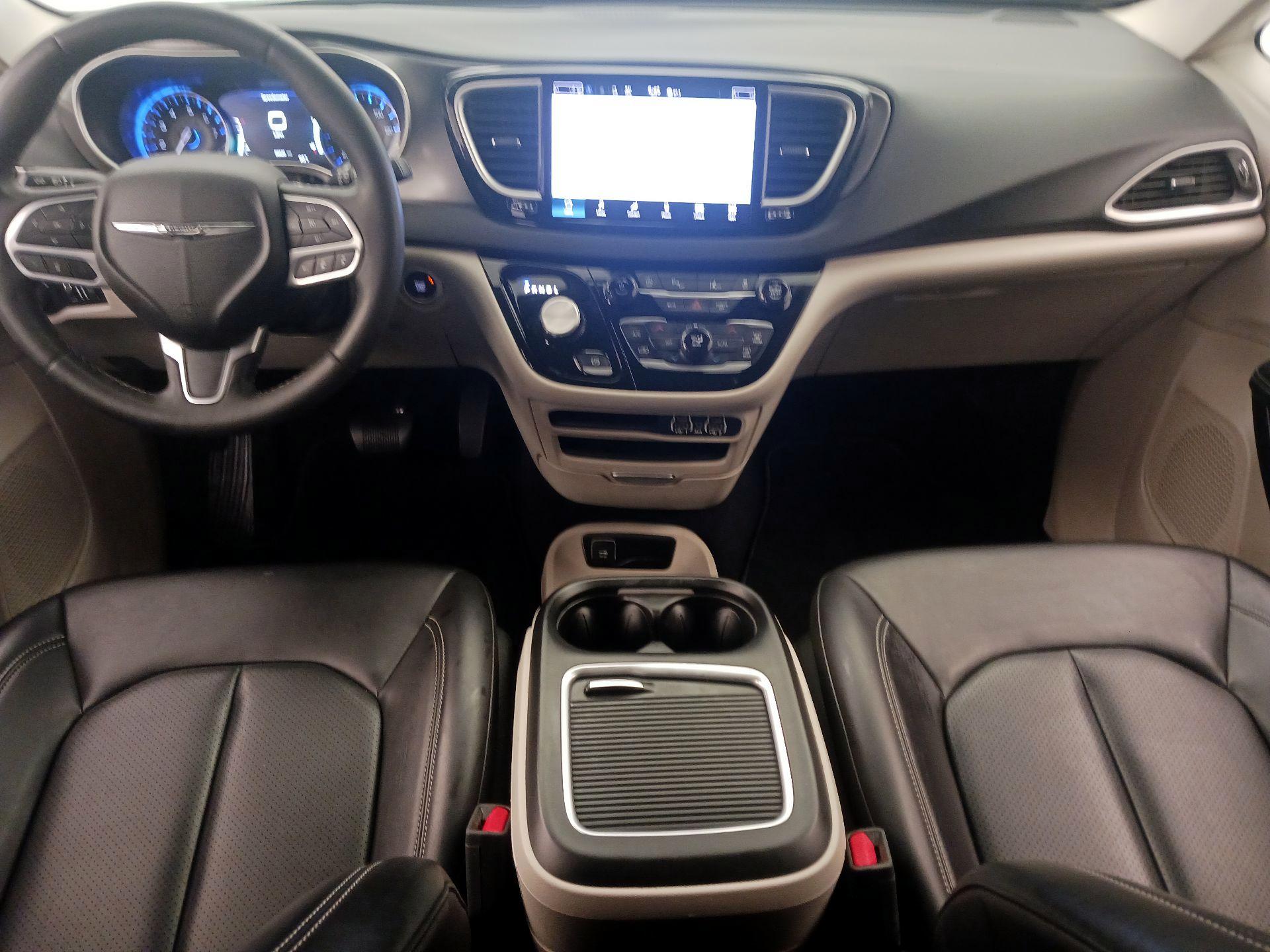 Thumbnail: 2023 Chrysler Pacifica - 9