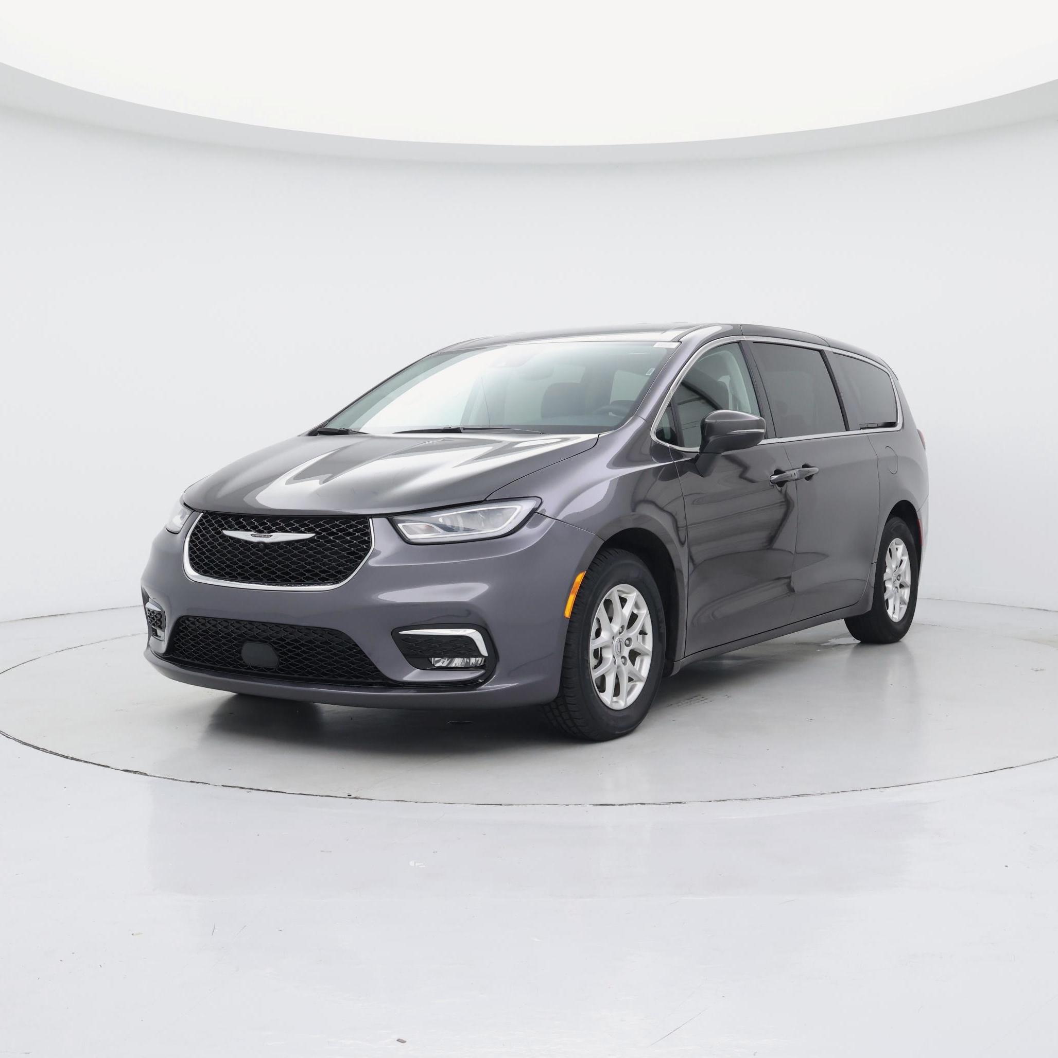 Thumbnail: 2023 Chrysler Pacifica - 4