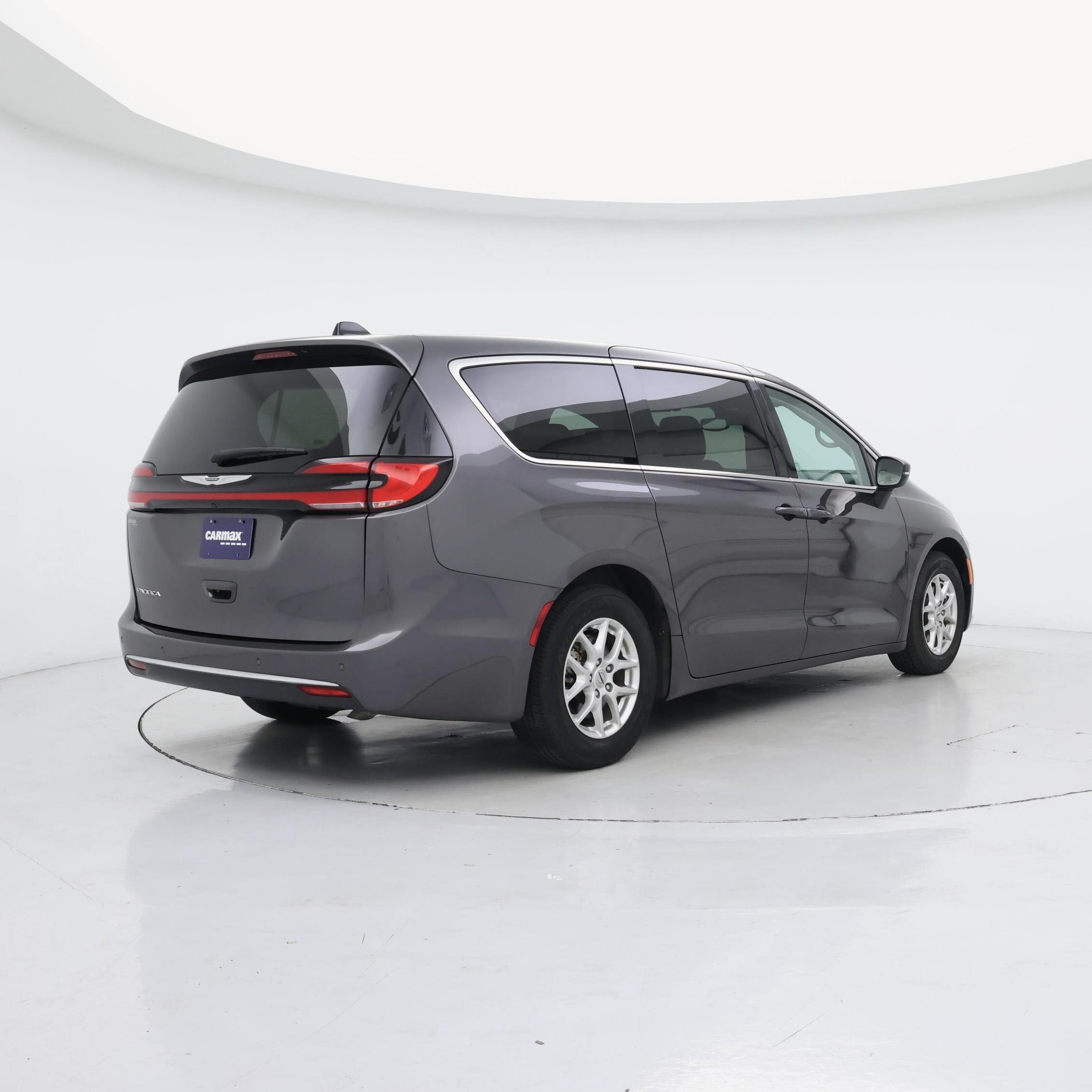 Thumbnail: 2023 Chrysler Pacifica - 8