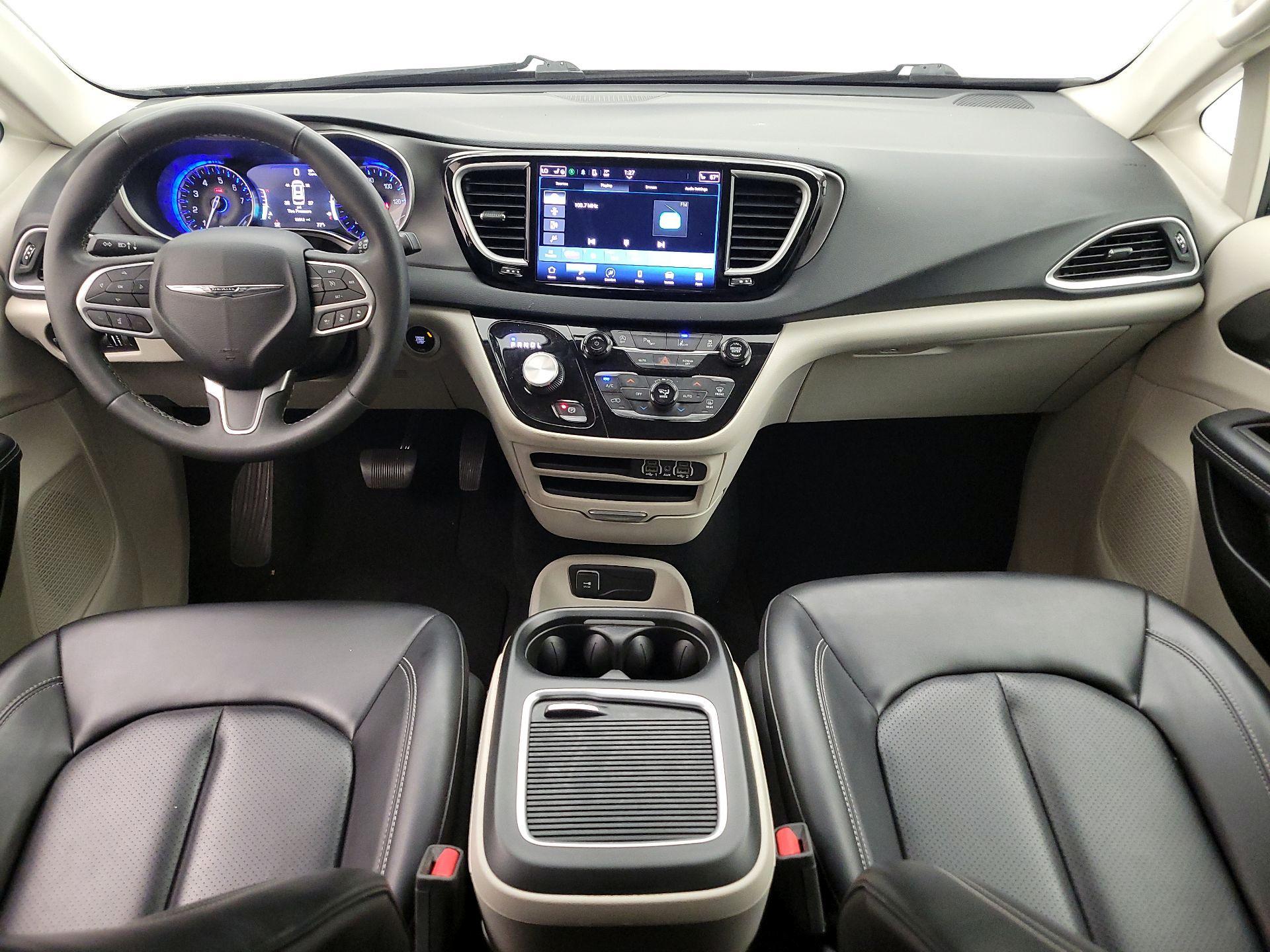 Thumbnail: 2023 Chrysler Pacifica - 9