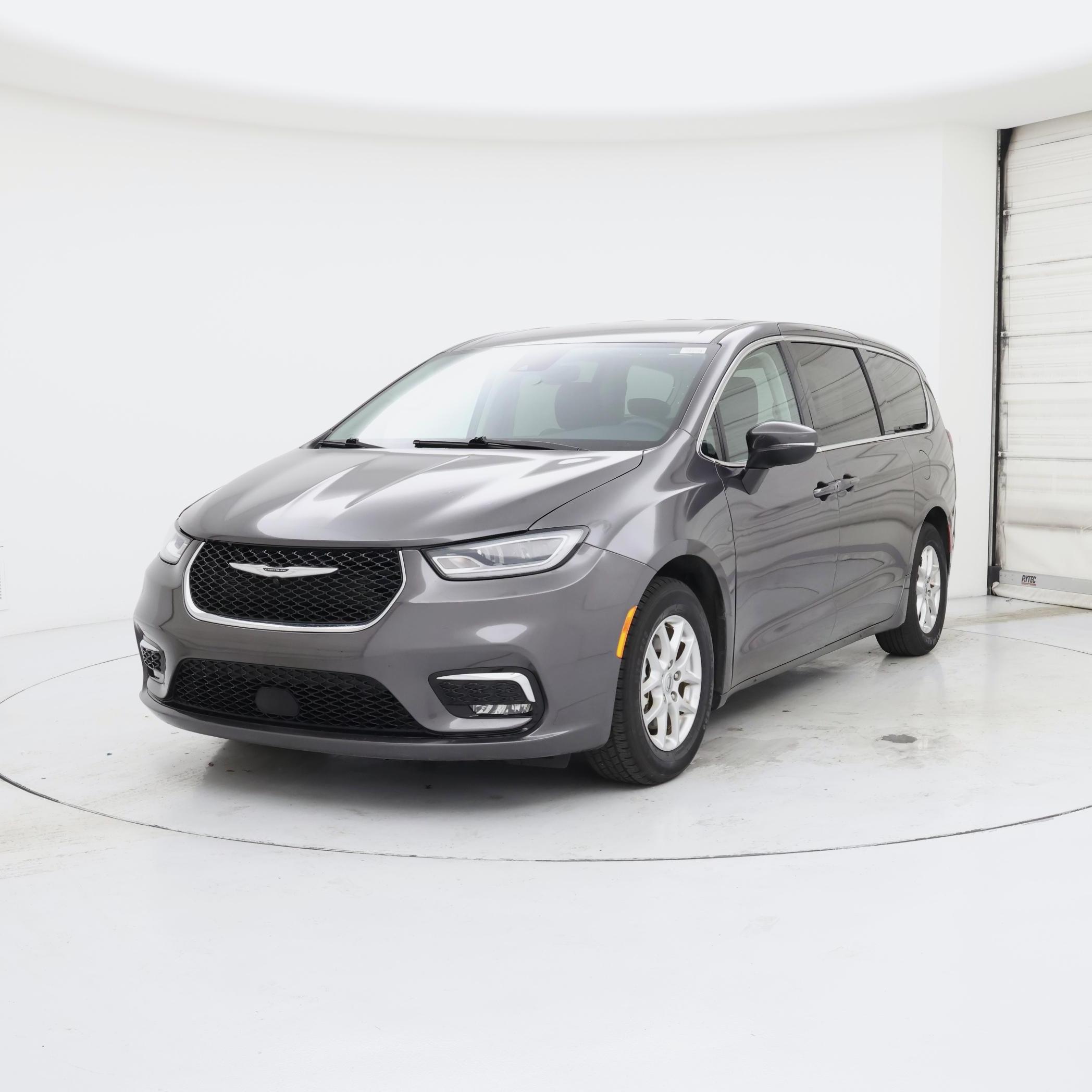 Thumbnail: 2023 Chrysler Pacifica - 4