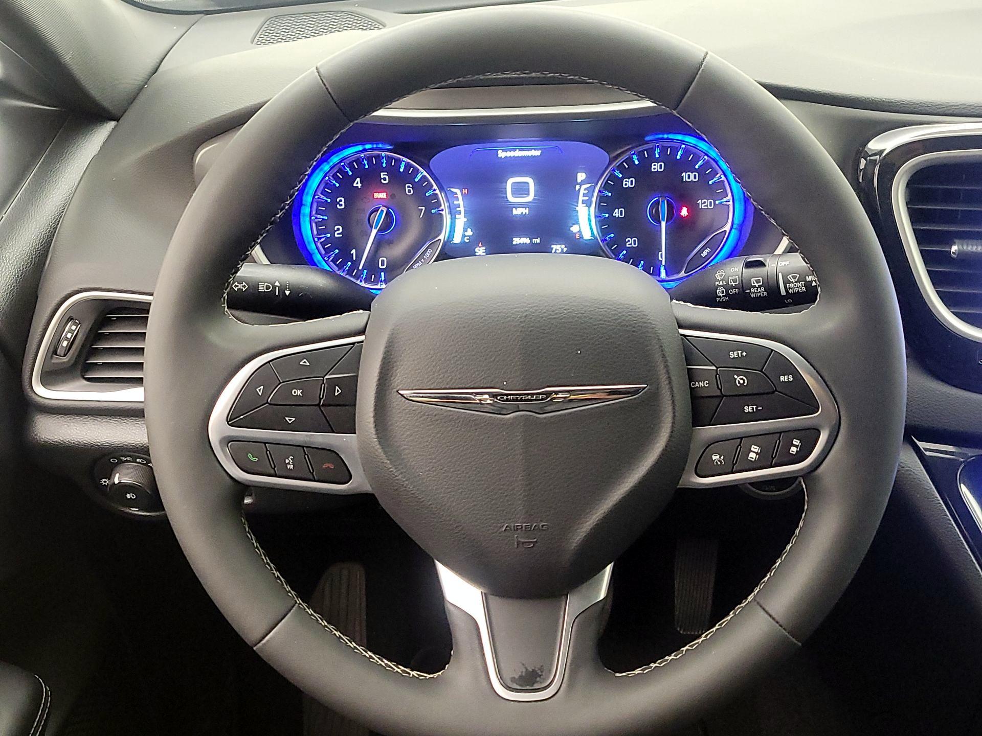 Thumbnail: 2025 Chrysler Pacifica - 10