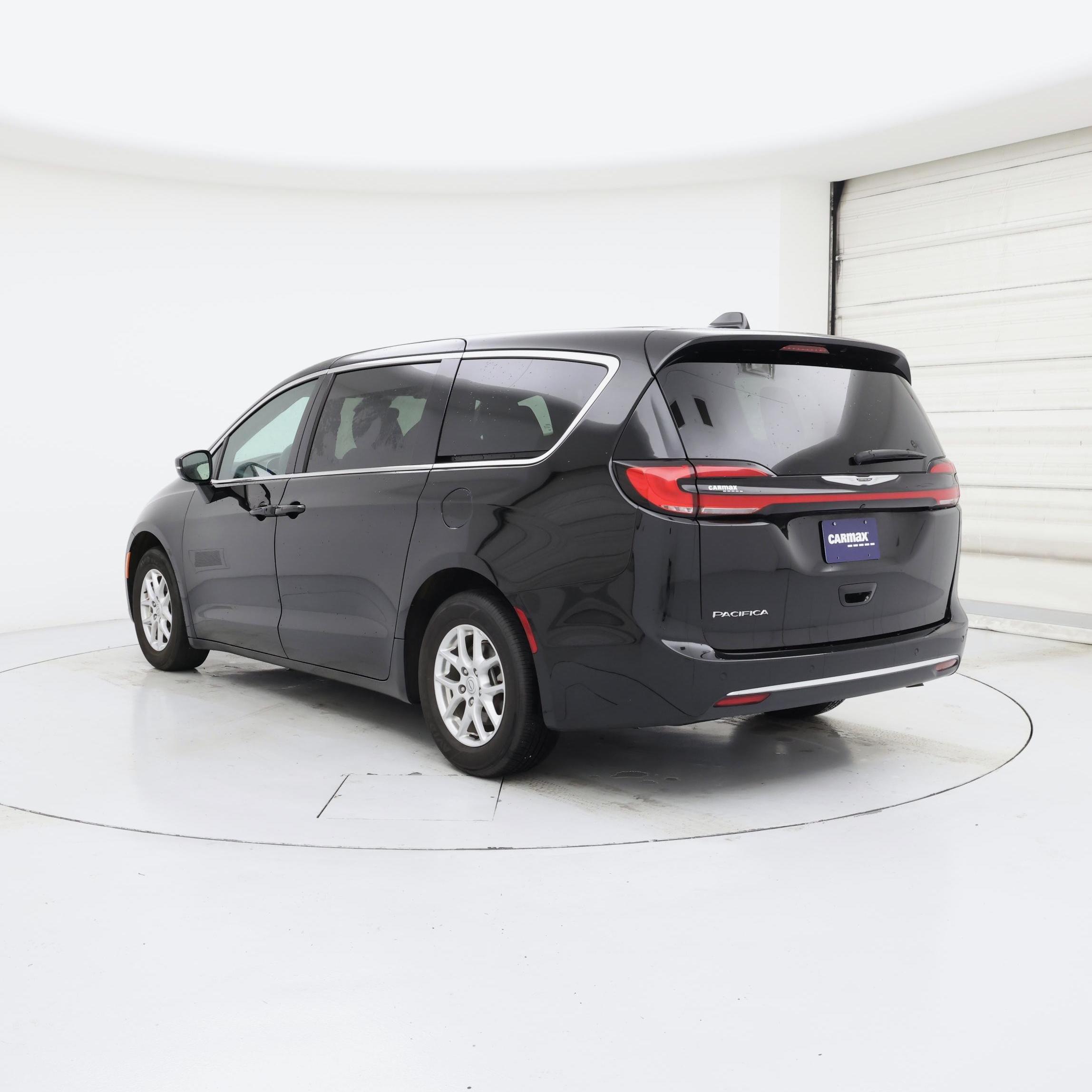 Thumbnail: 2025 Chrysler Pacifica - 2
