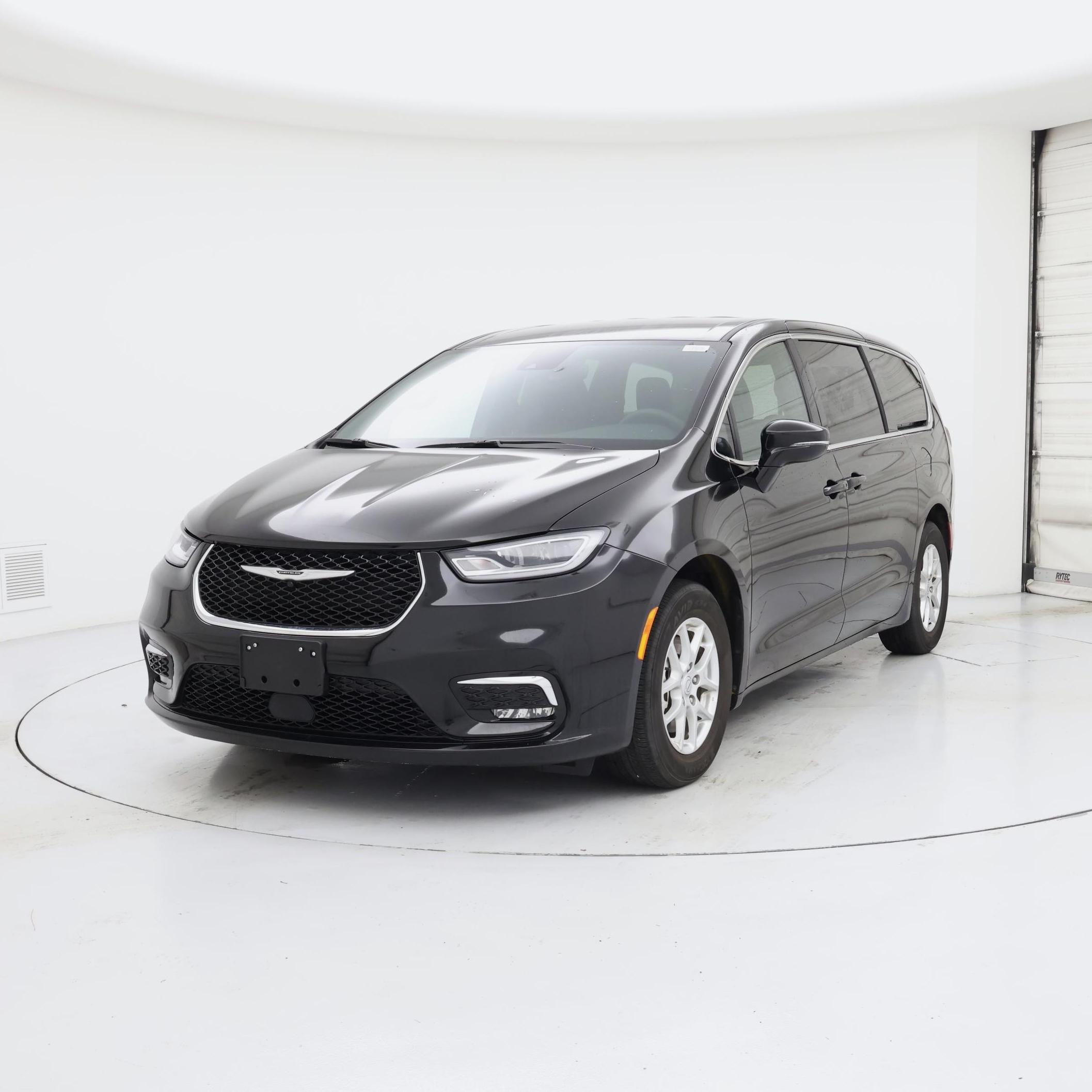 Thumbnail: 2025 Chrysler Pacifica - 4