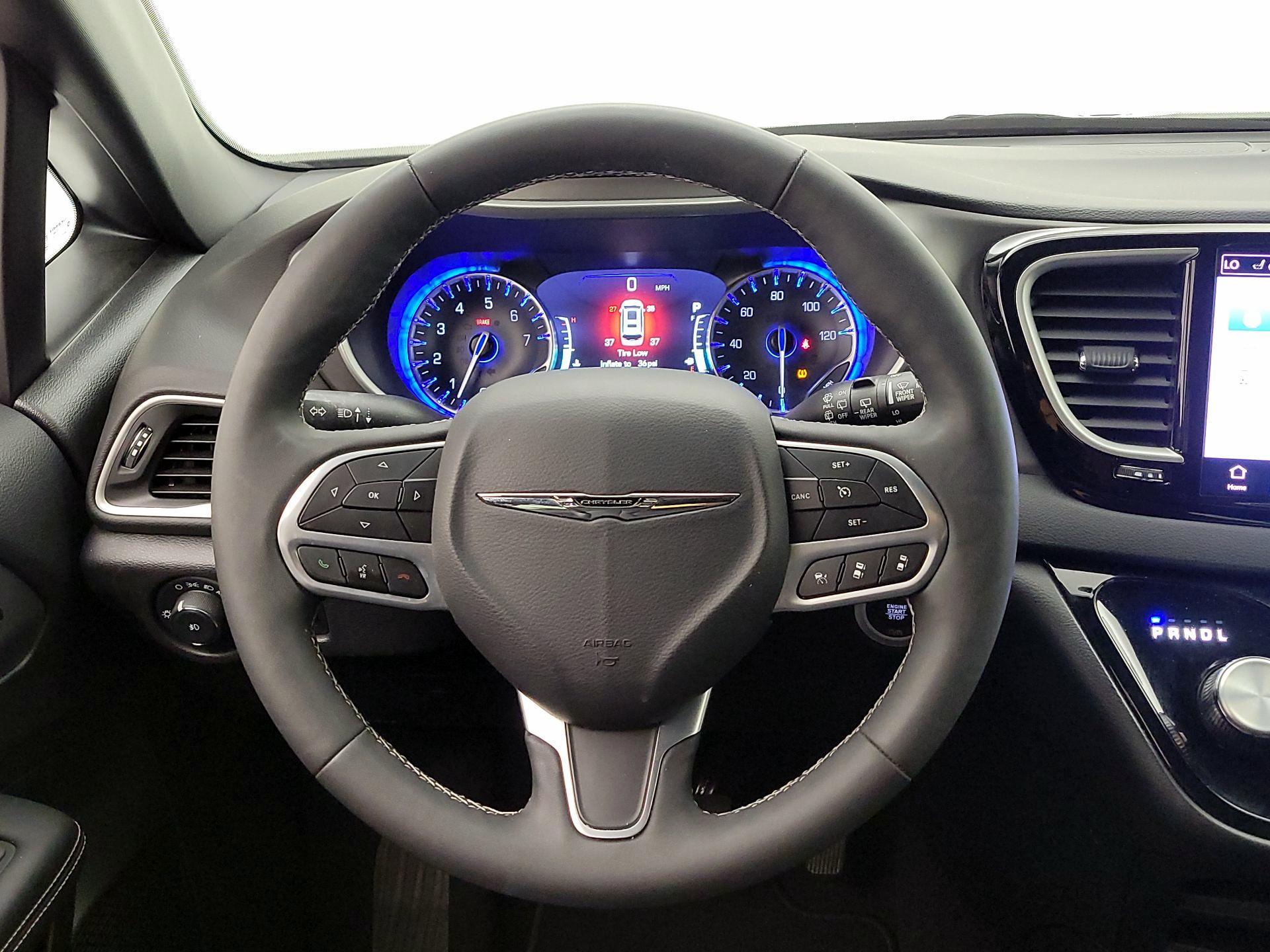 Thumbnail: 2025 Chrysler Pacifica - 10