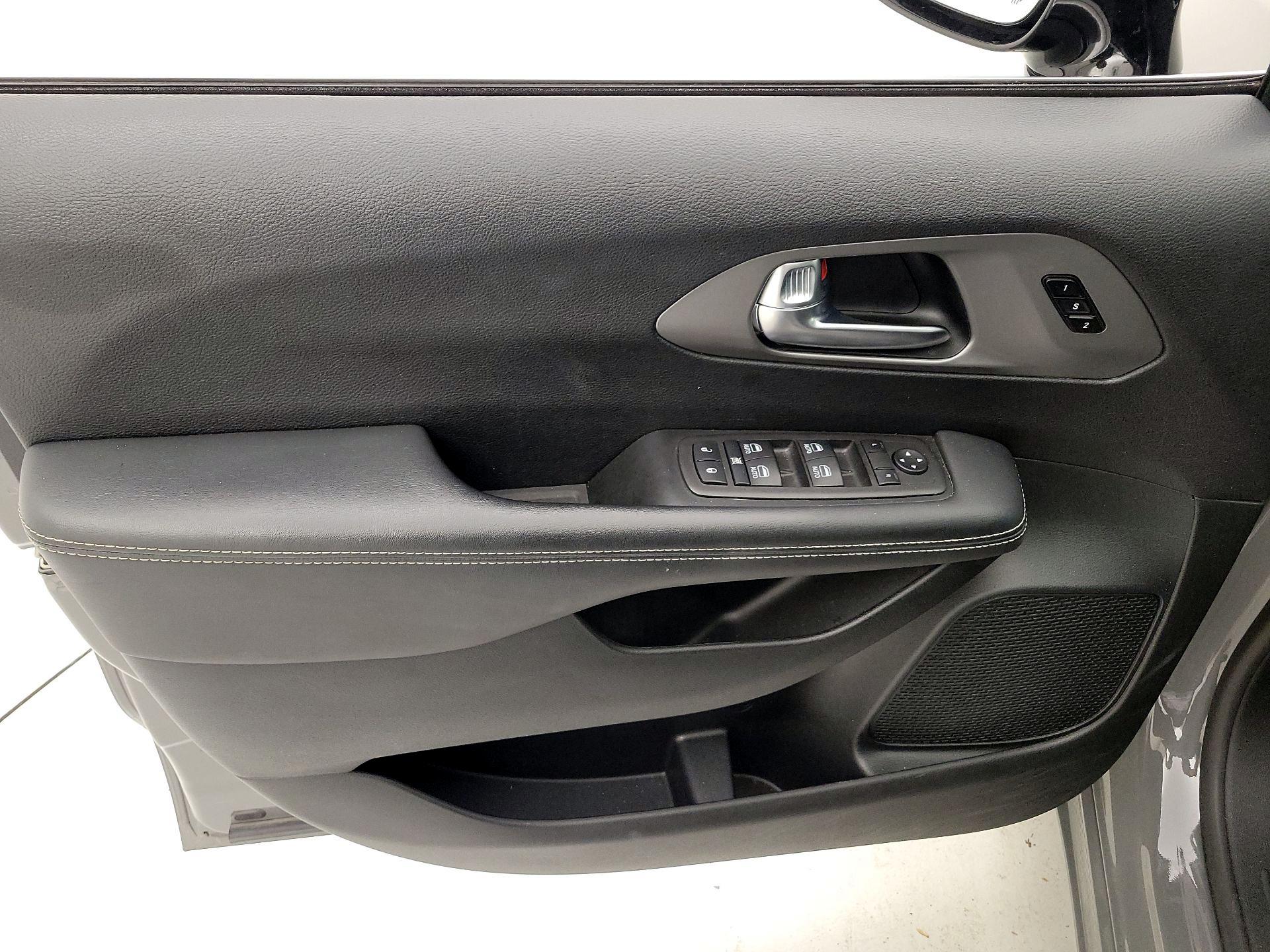 Thumbnail: 2025 Chrysler Pacifica - 12