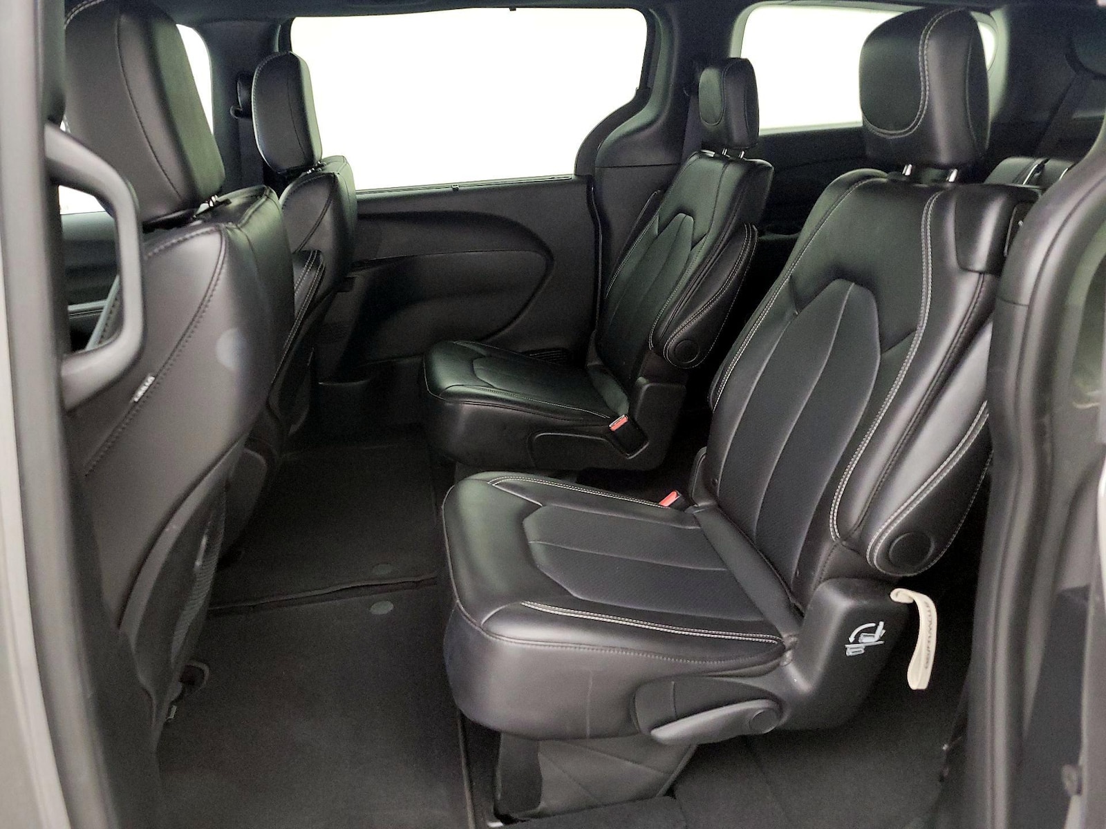 2025 Chrysler Pacifica Select - Photo 20