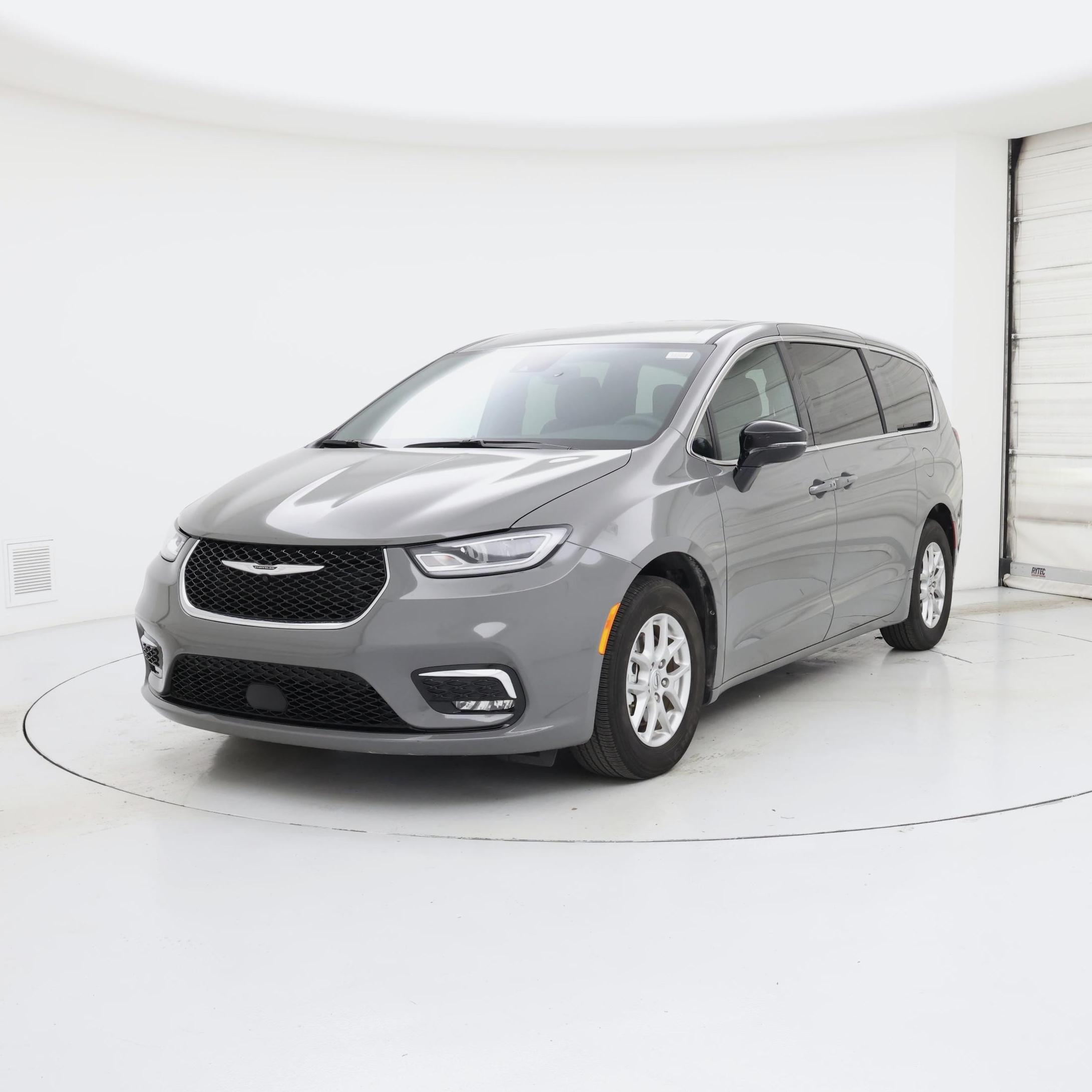 Thumbnail: 2025 Chrysler Pacifica - 4