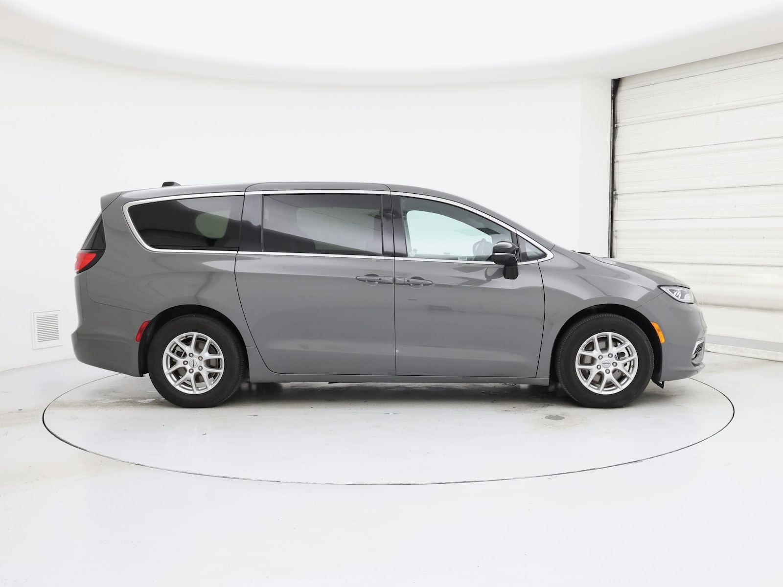 2025 Chrysler Pacifica Select - Photo 8
