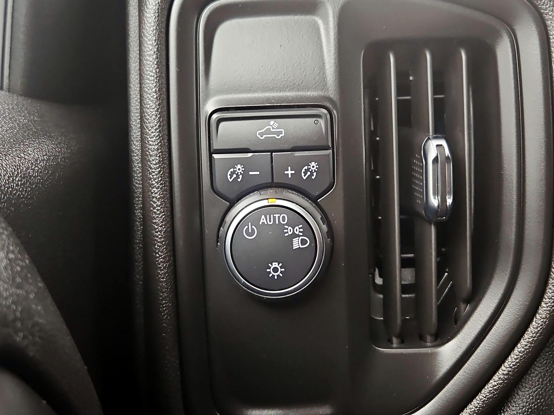 Thumbnail: 2025 Chevrolet Silverado 1500 - 13