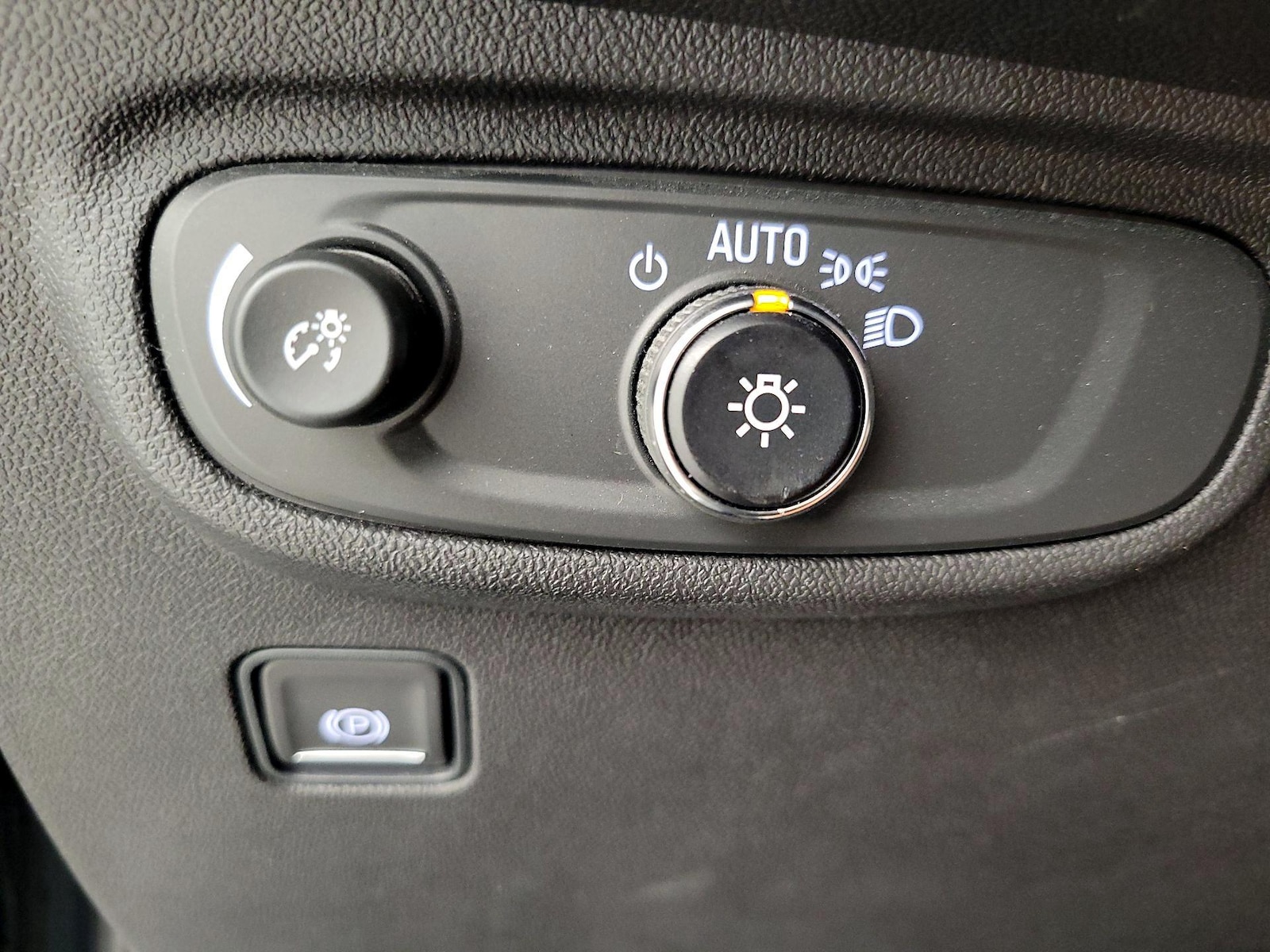 2023 GMC Terrain SLE - Photo 14