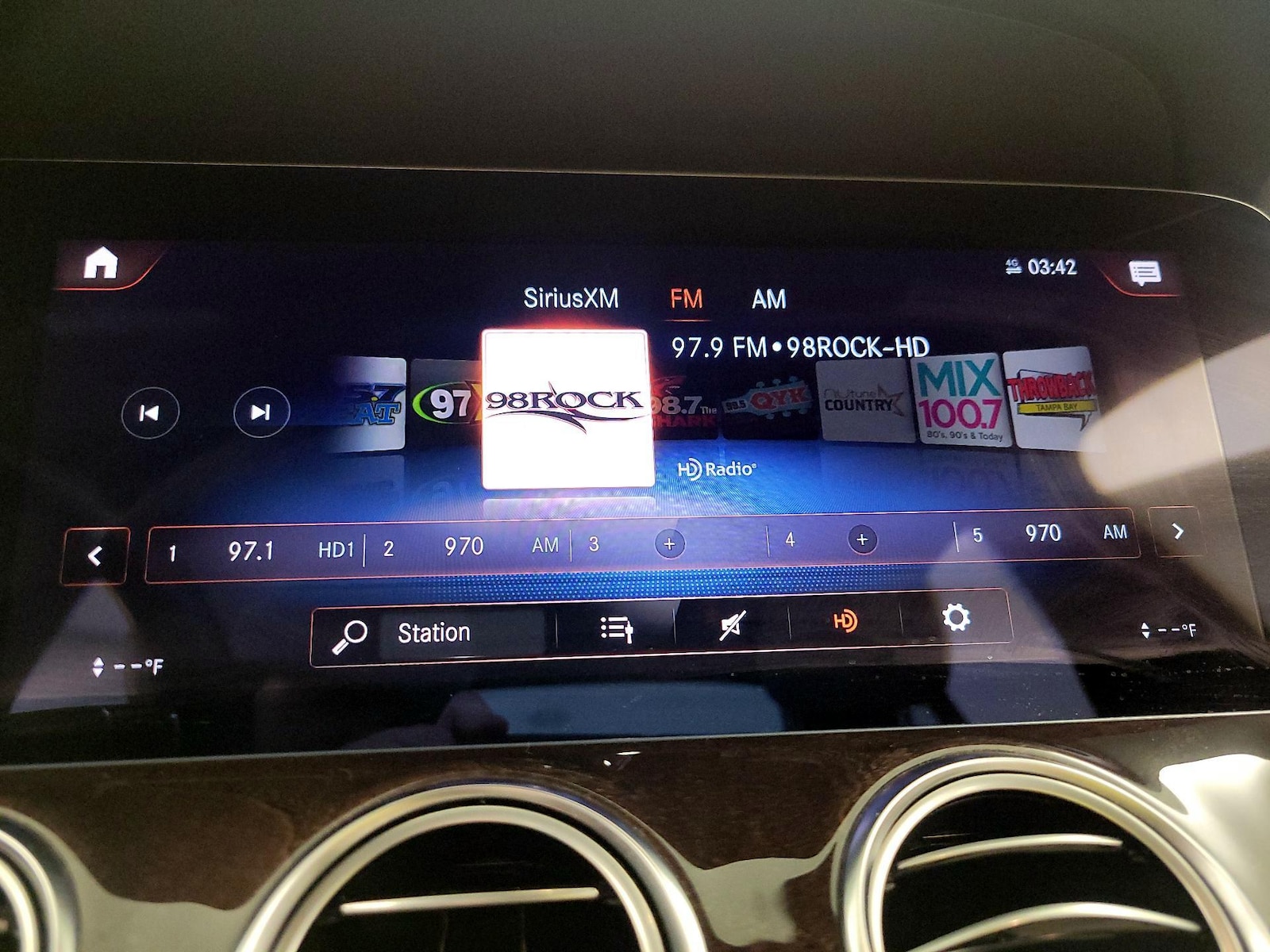 2021 Mercedes-Benz E-Class 17