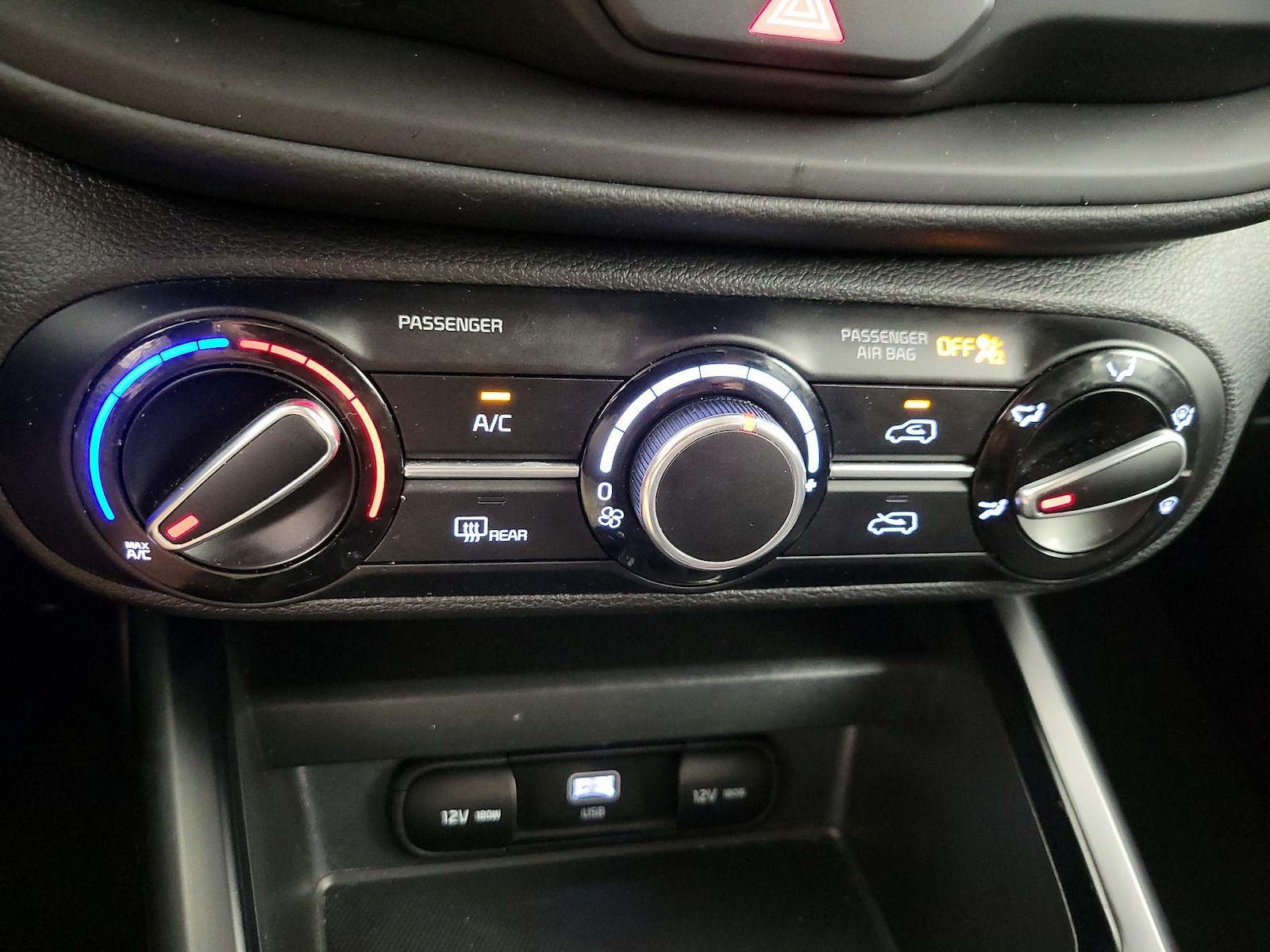 2025 Kia Soul LX - Photo 17