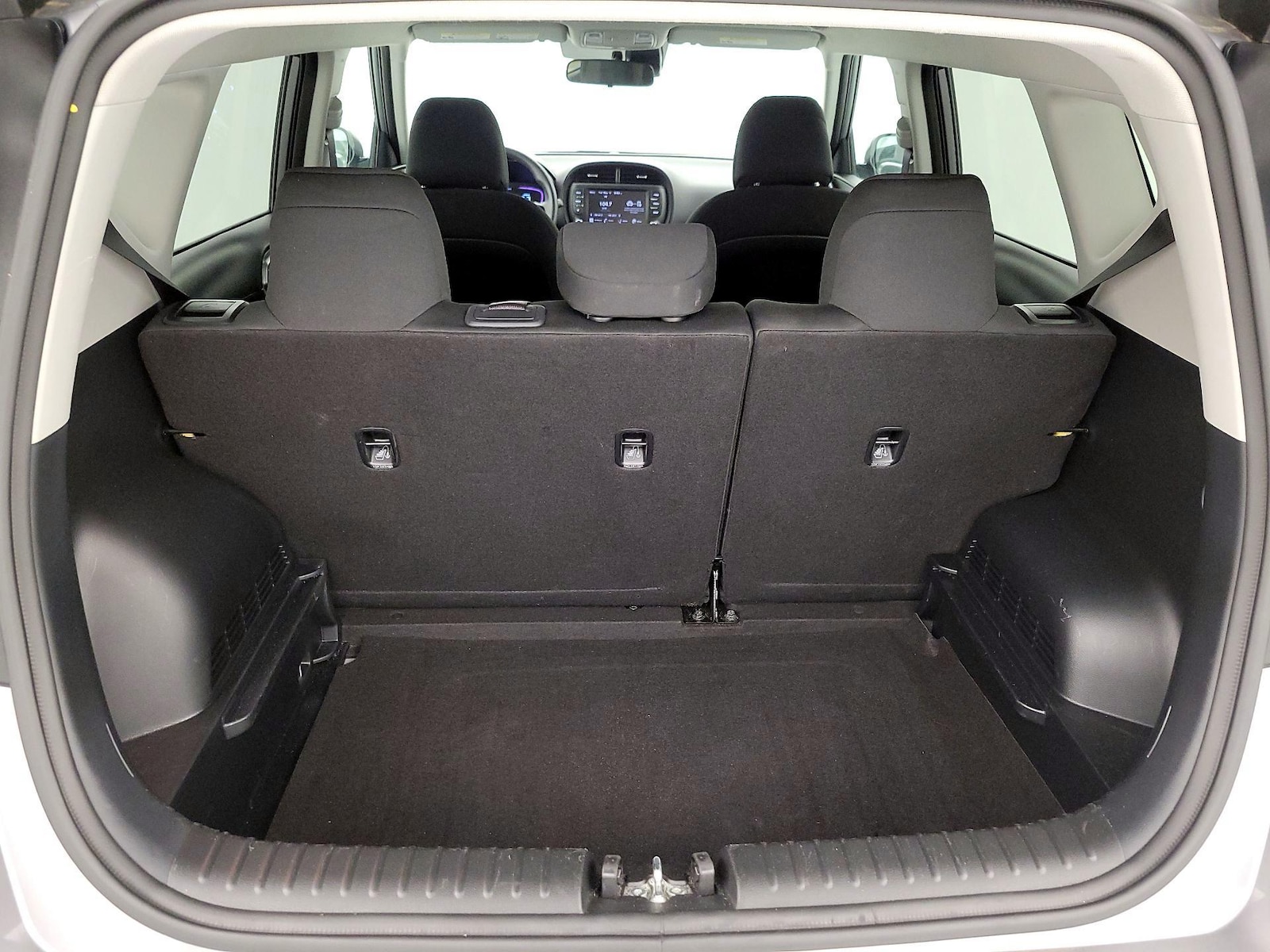2025 Kia Soul LX - Photo 21