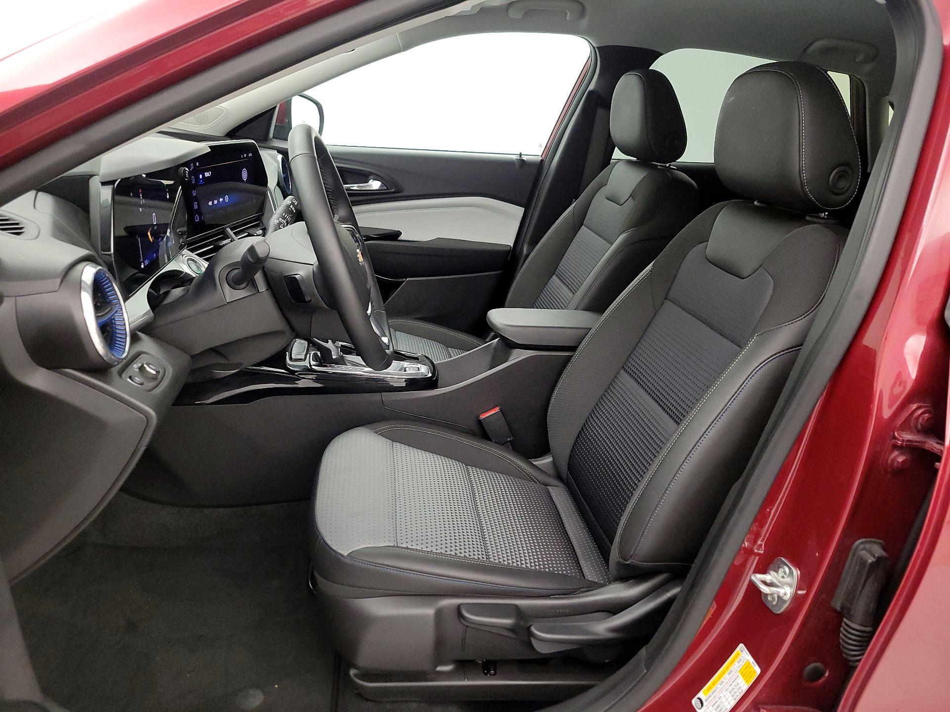 Thumbnail: 2025 Chevrolet Trax - 11