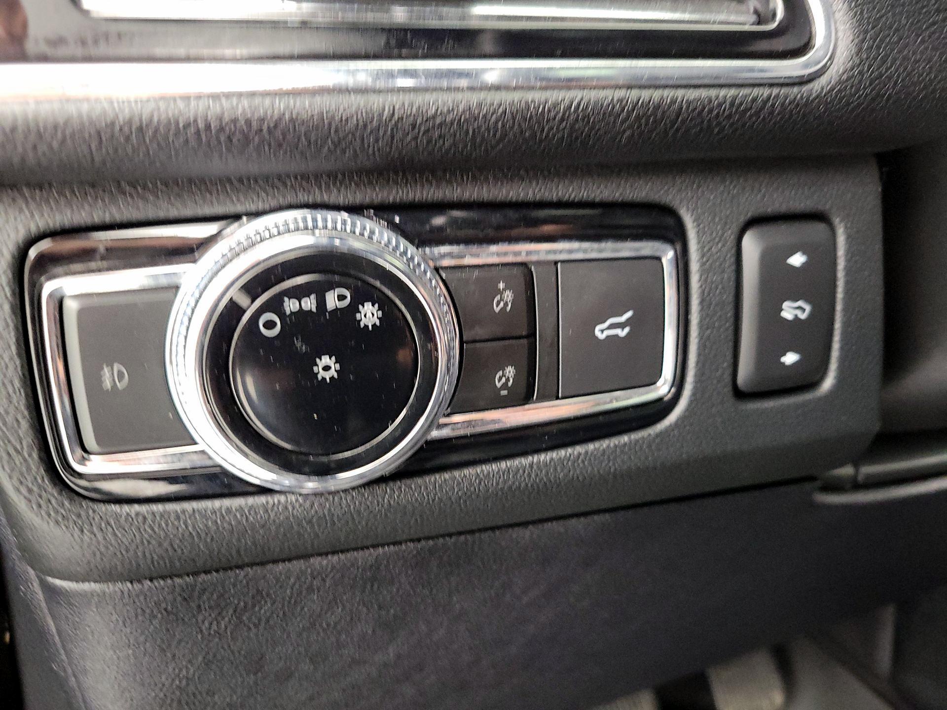 Thumbnail: 2020 Lincoln Navigator L - 13