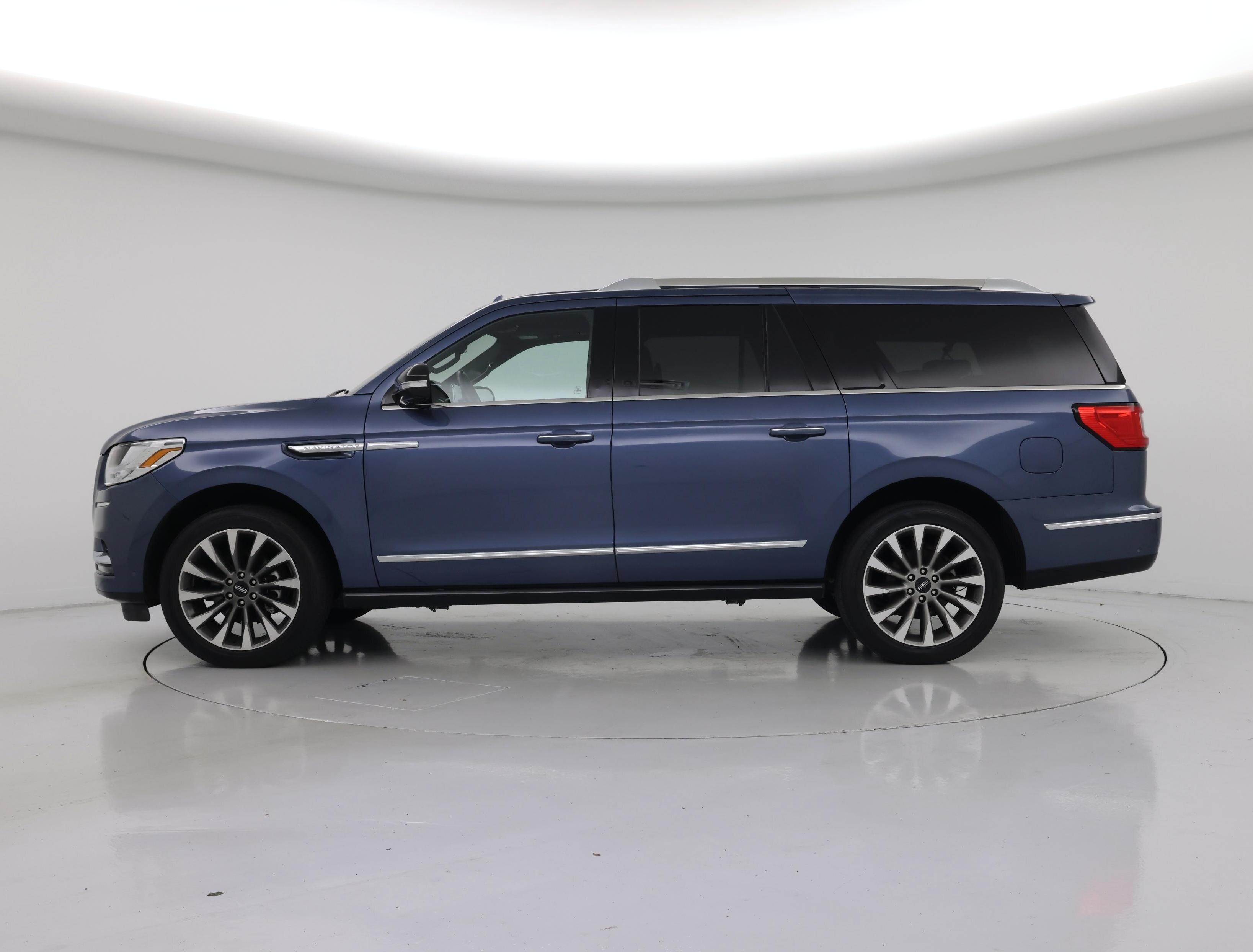 Thumbnail: 2020 Lincoln Navigator L - 3