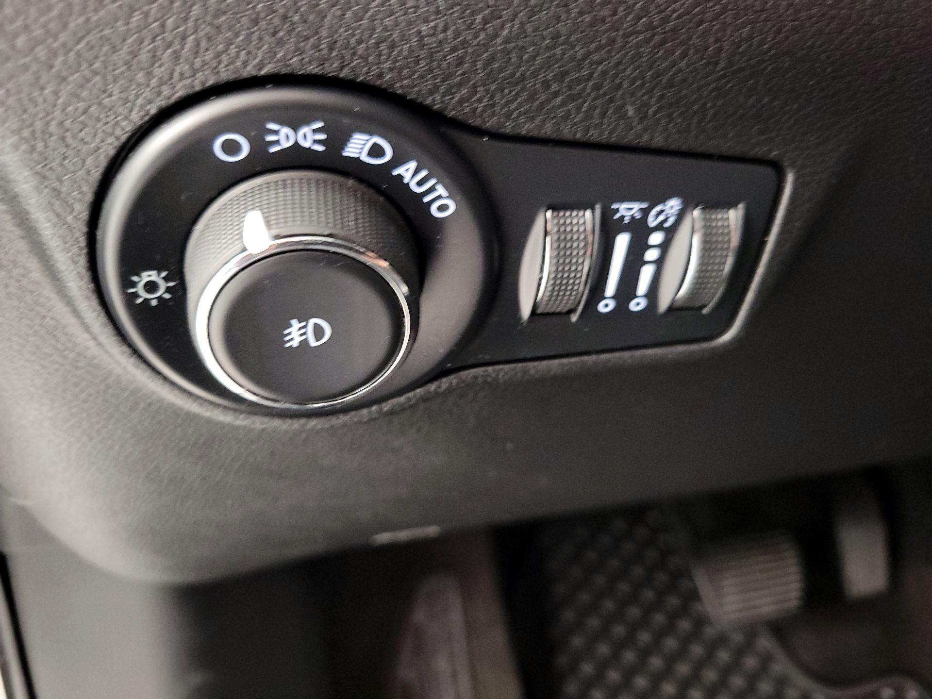 Thumbnail: 2022 Jeep Compass - 13