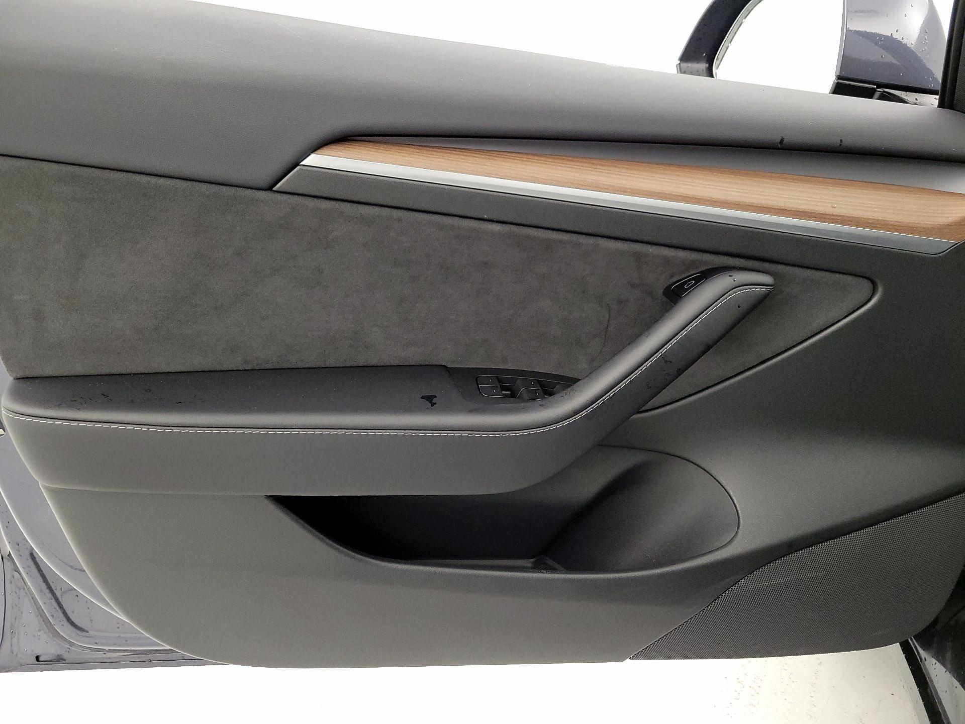 Thumbnail: 2023 Tesla Model 3 - 12