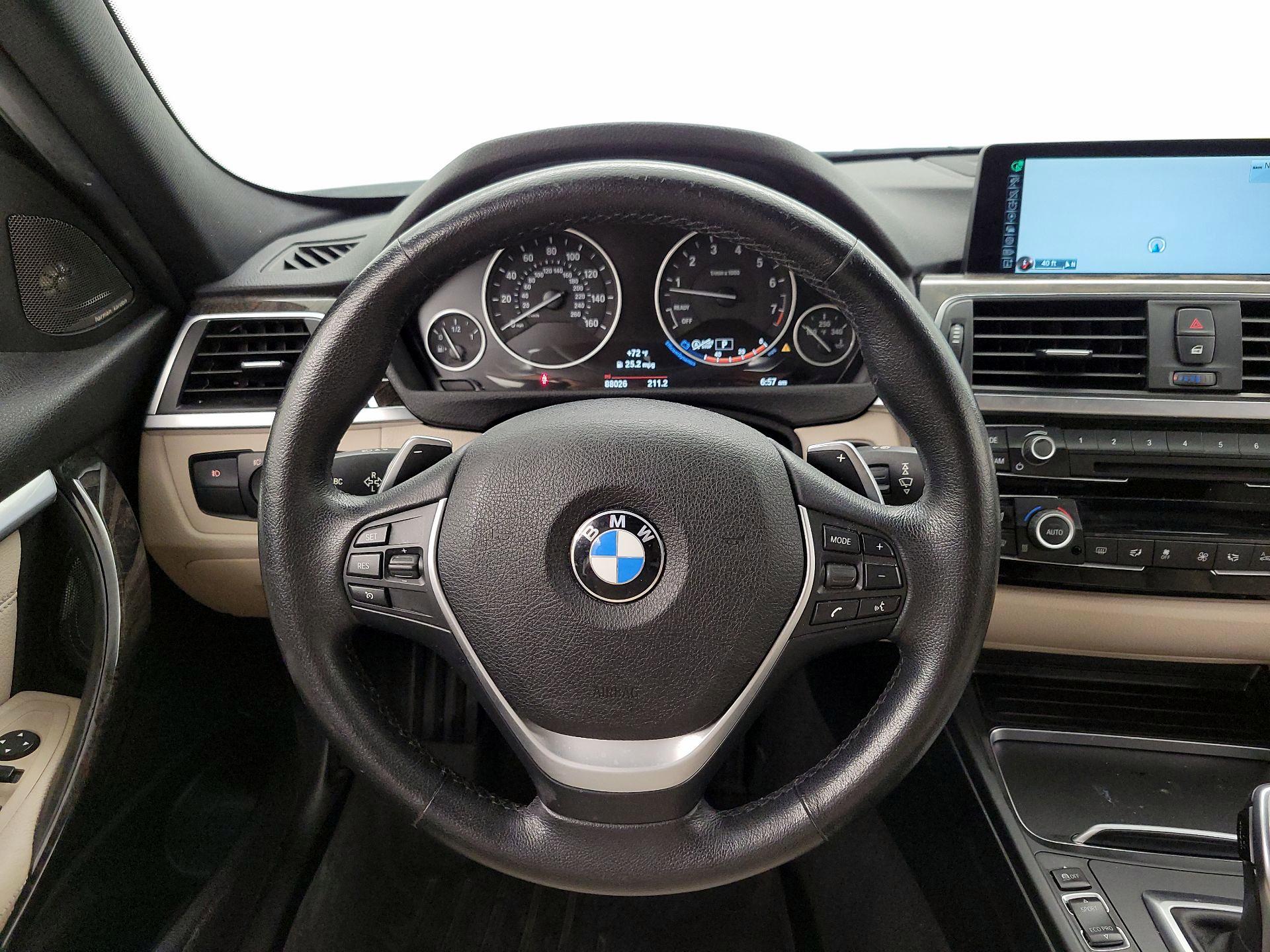 Thumbnail: 2016 BMW 3 Series - 10