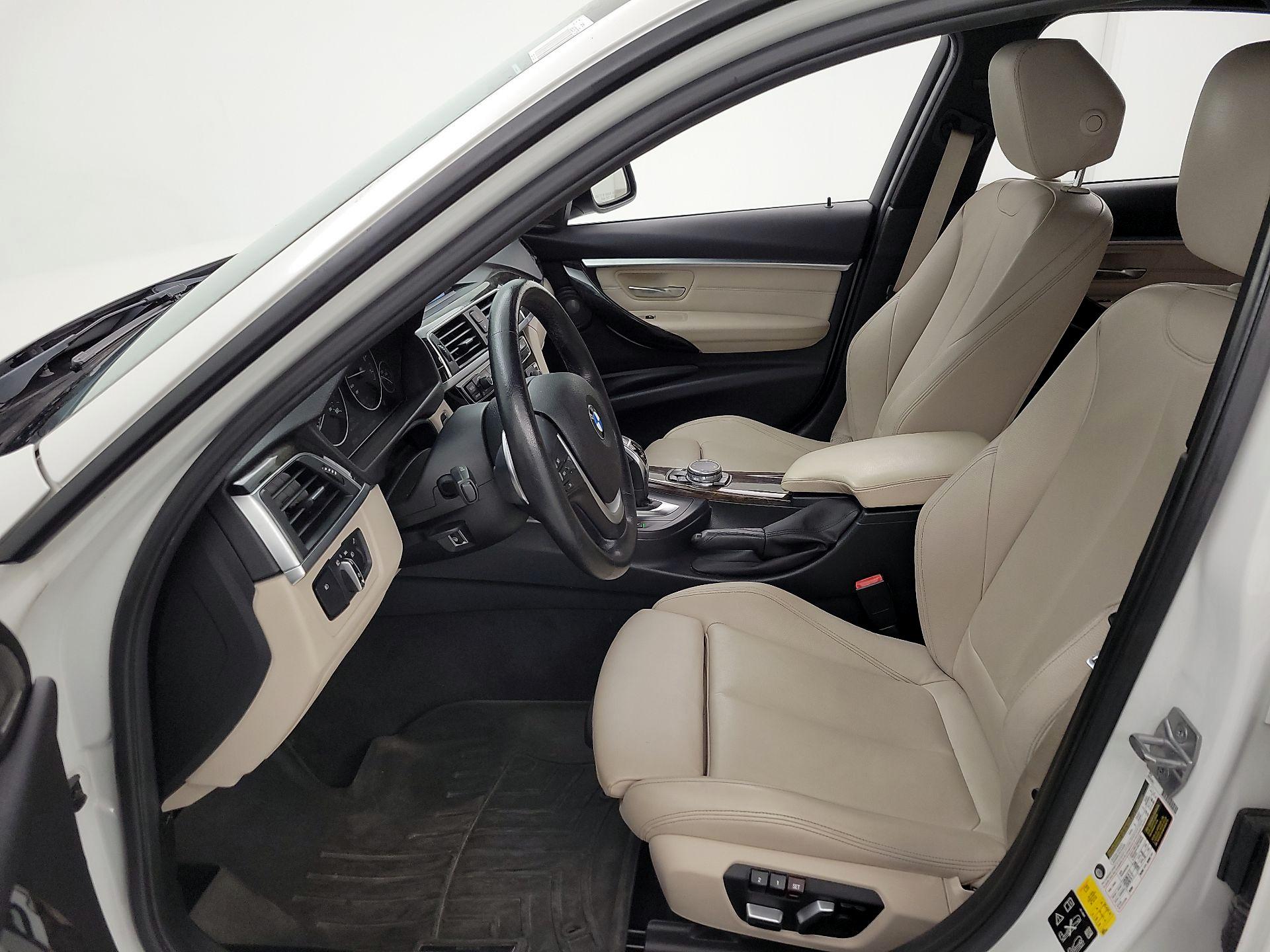 Thumbnail: 2016 BMW 3 Series - 11