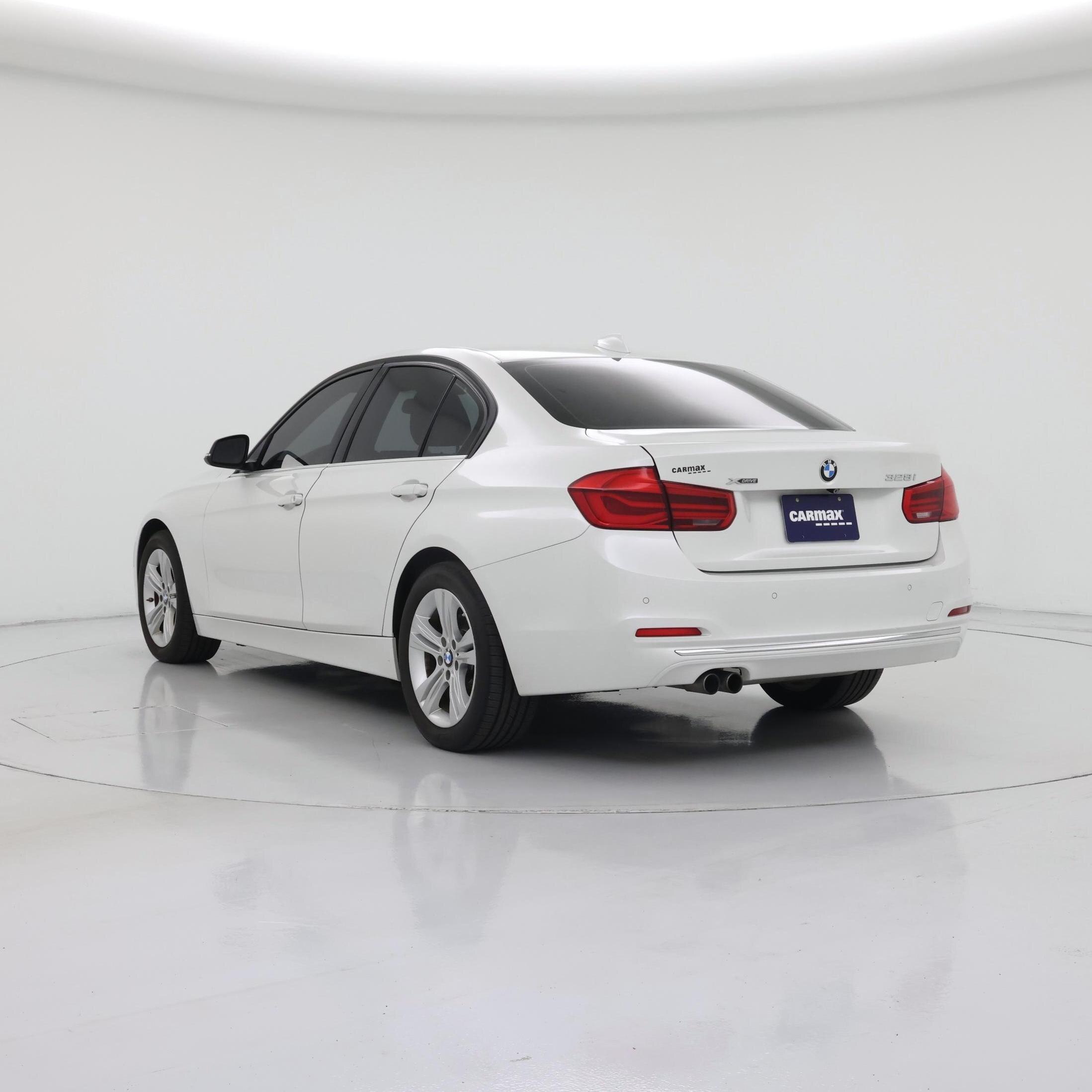 Thumbnail: 2016 BMW 3 Series - 2