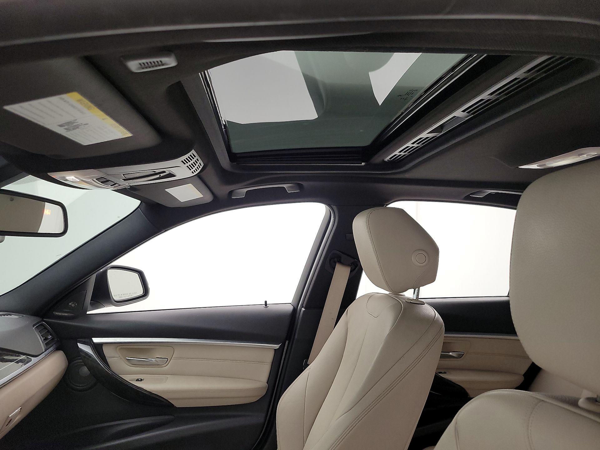 Thumbnail: 2016 BMW 3 Series - 19