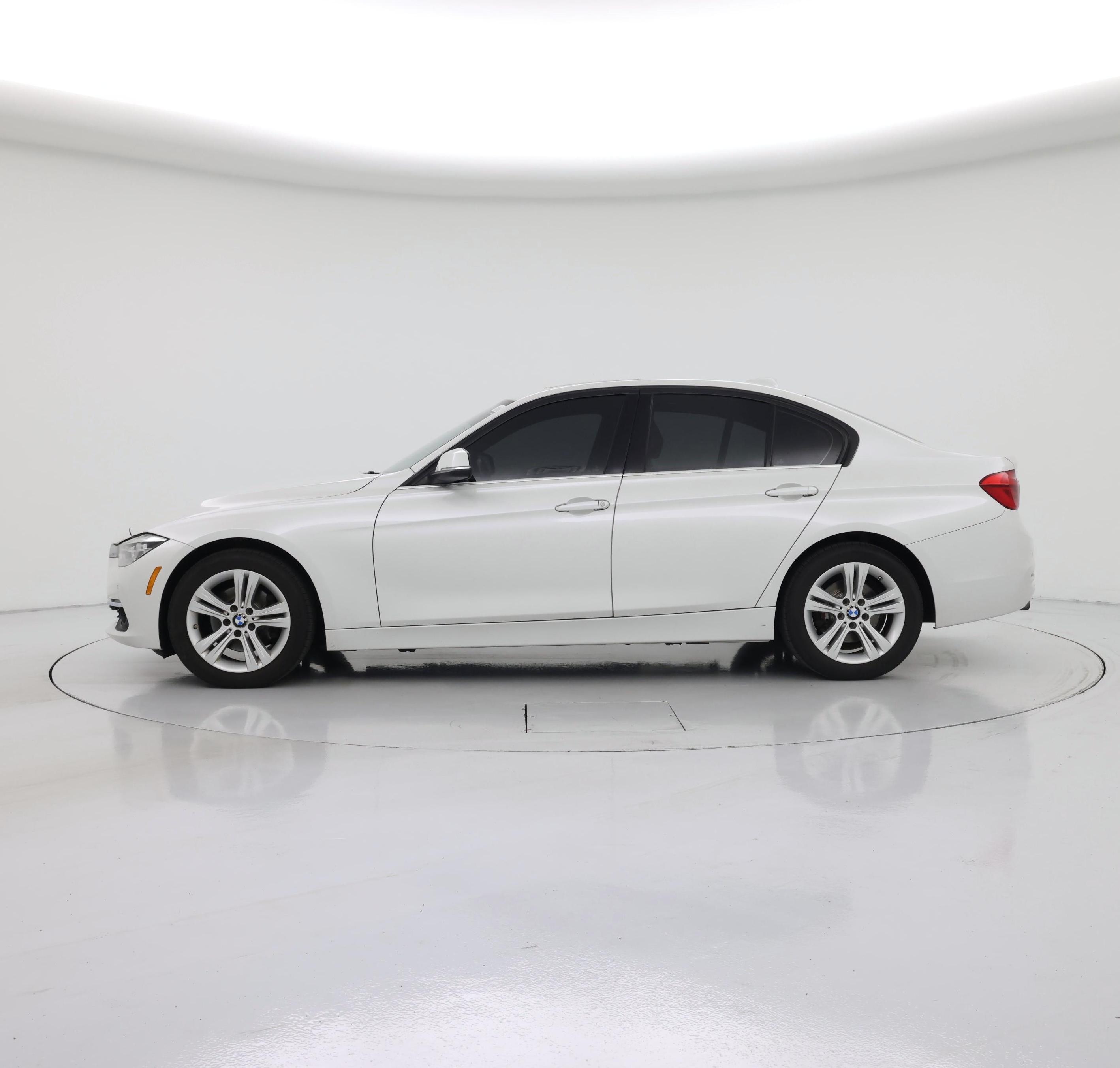 Thumbnail: 2016 BMW 3 Series - 3