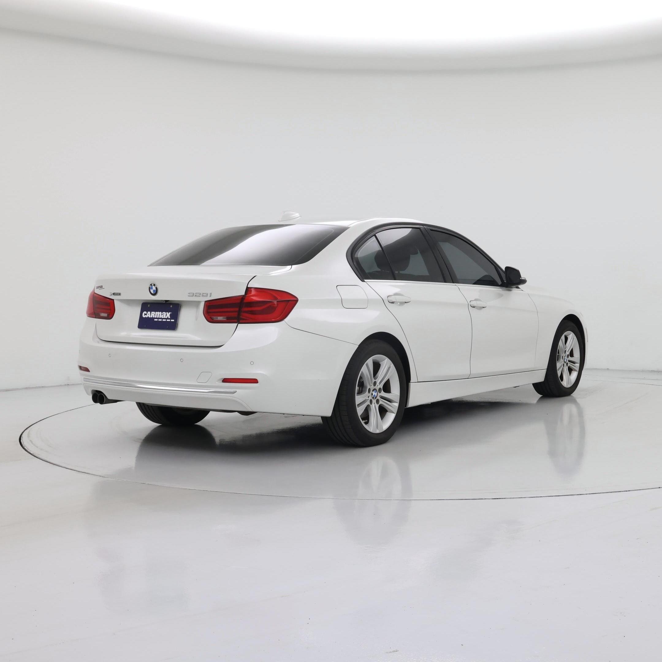 Thumbnail: 2016 BMW 3 Series - 8