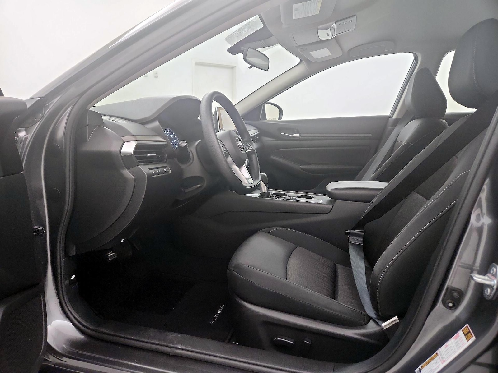 2025 Nissan Altima SV - Photo 12