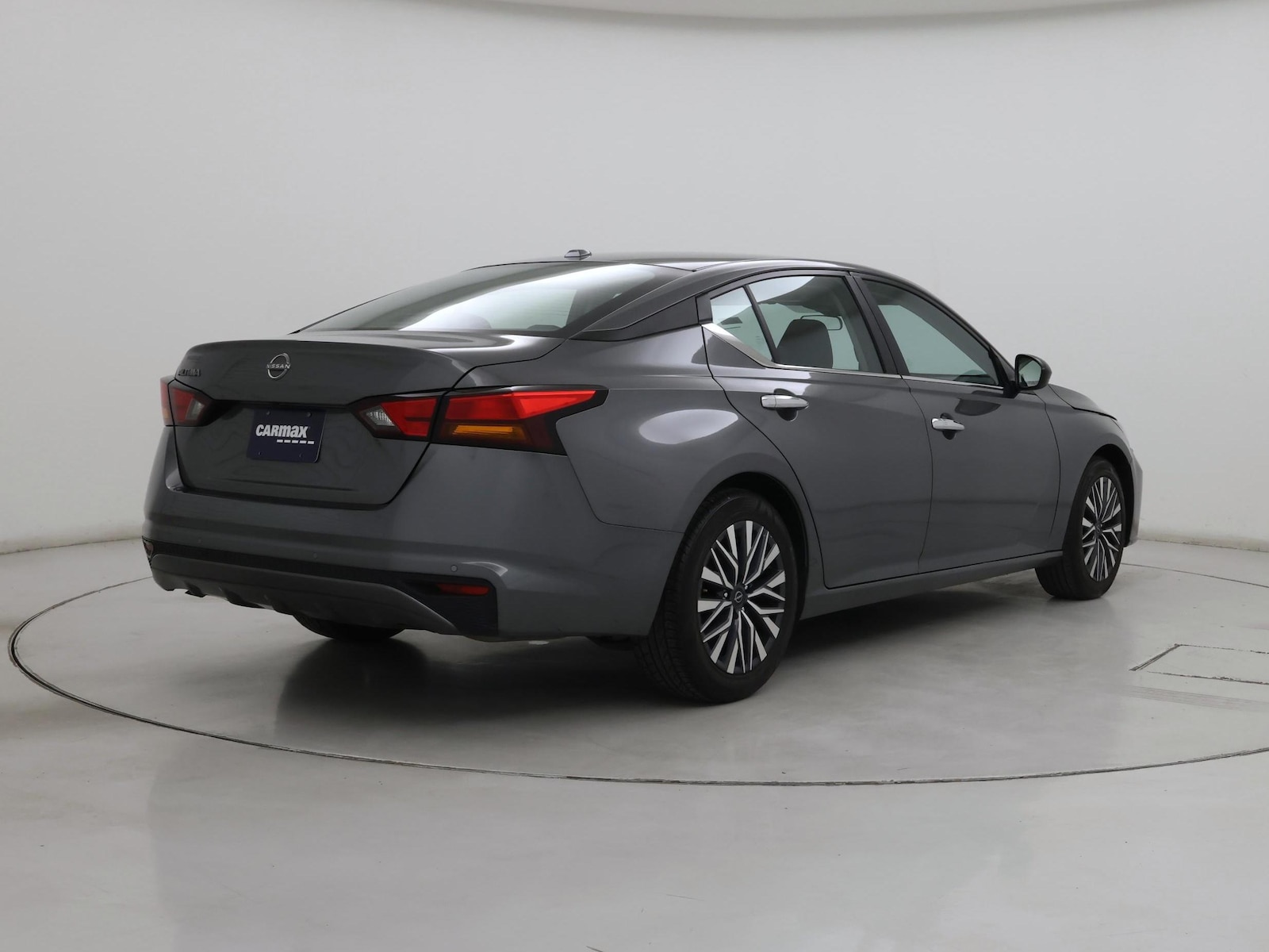 2025 Nissan Altima SV - Photo 9