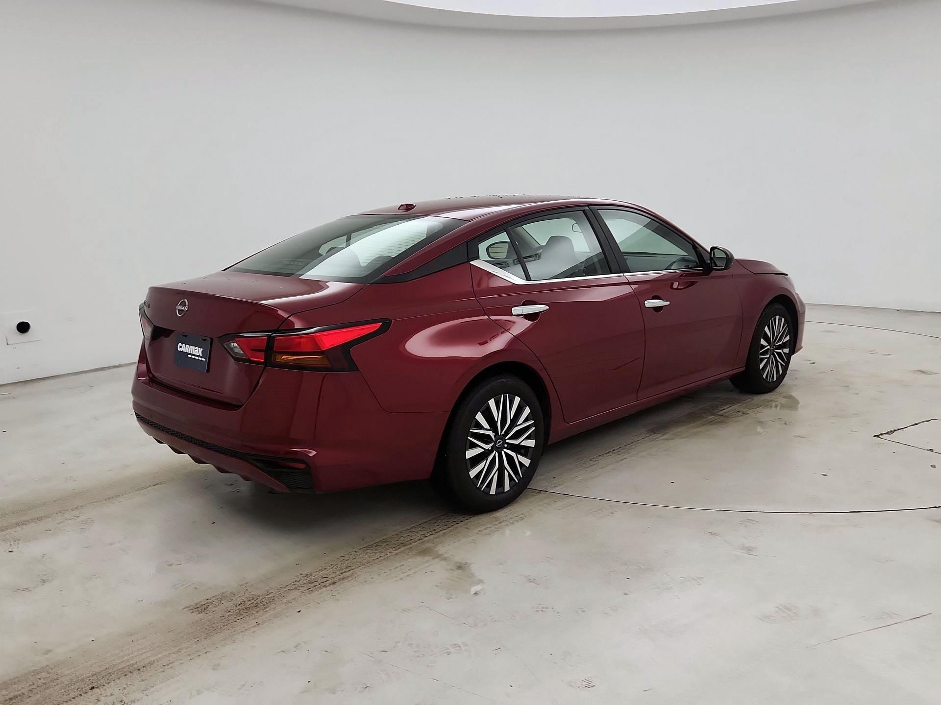 Thumbnail: 2025 Nissan Altima - 5