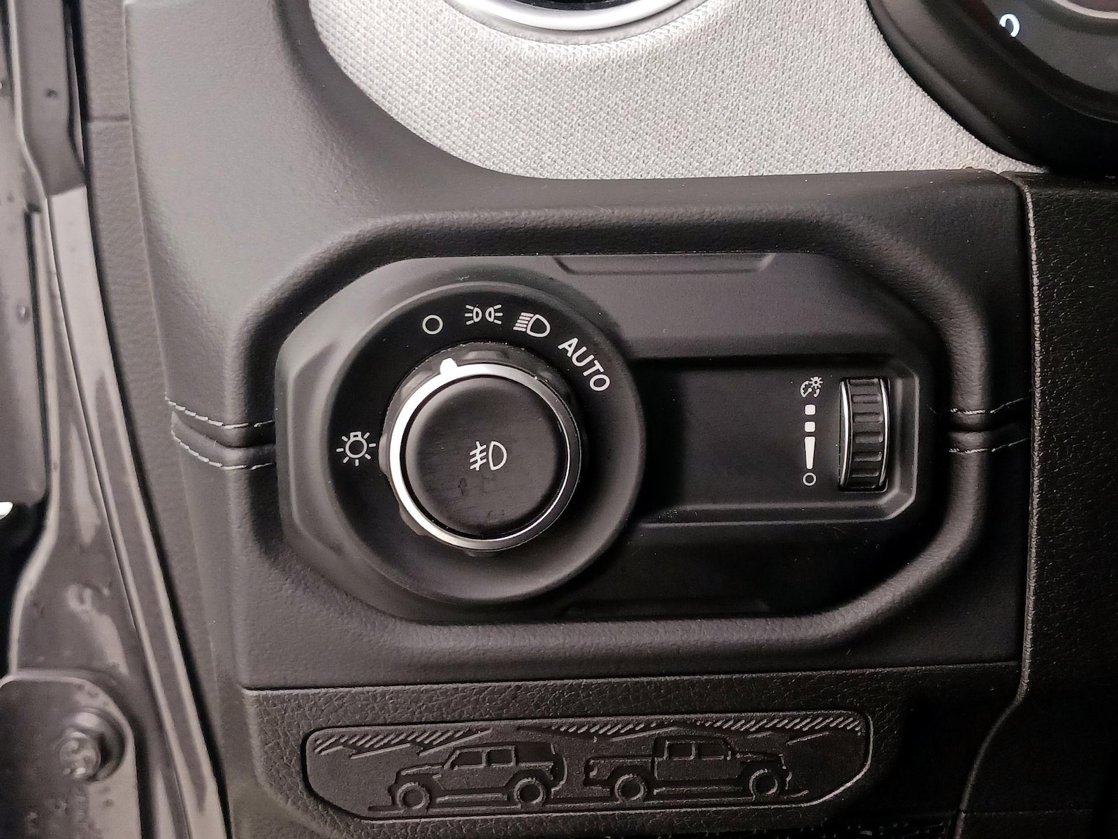 2025 Jeep Wrangler 4-Door Sahara - Photo 14
