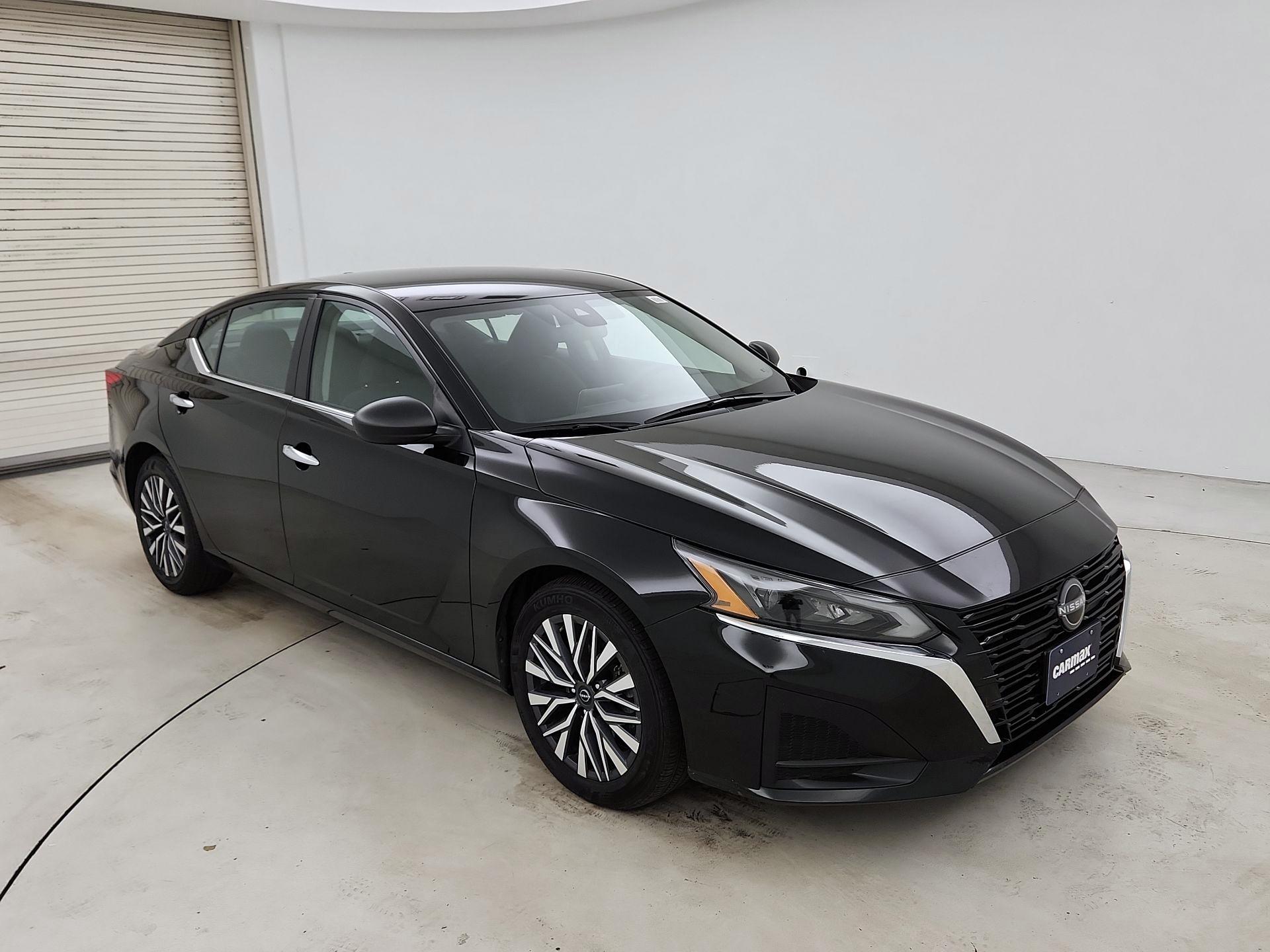 Thumbnail: 2025 Nissan Altima - 1